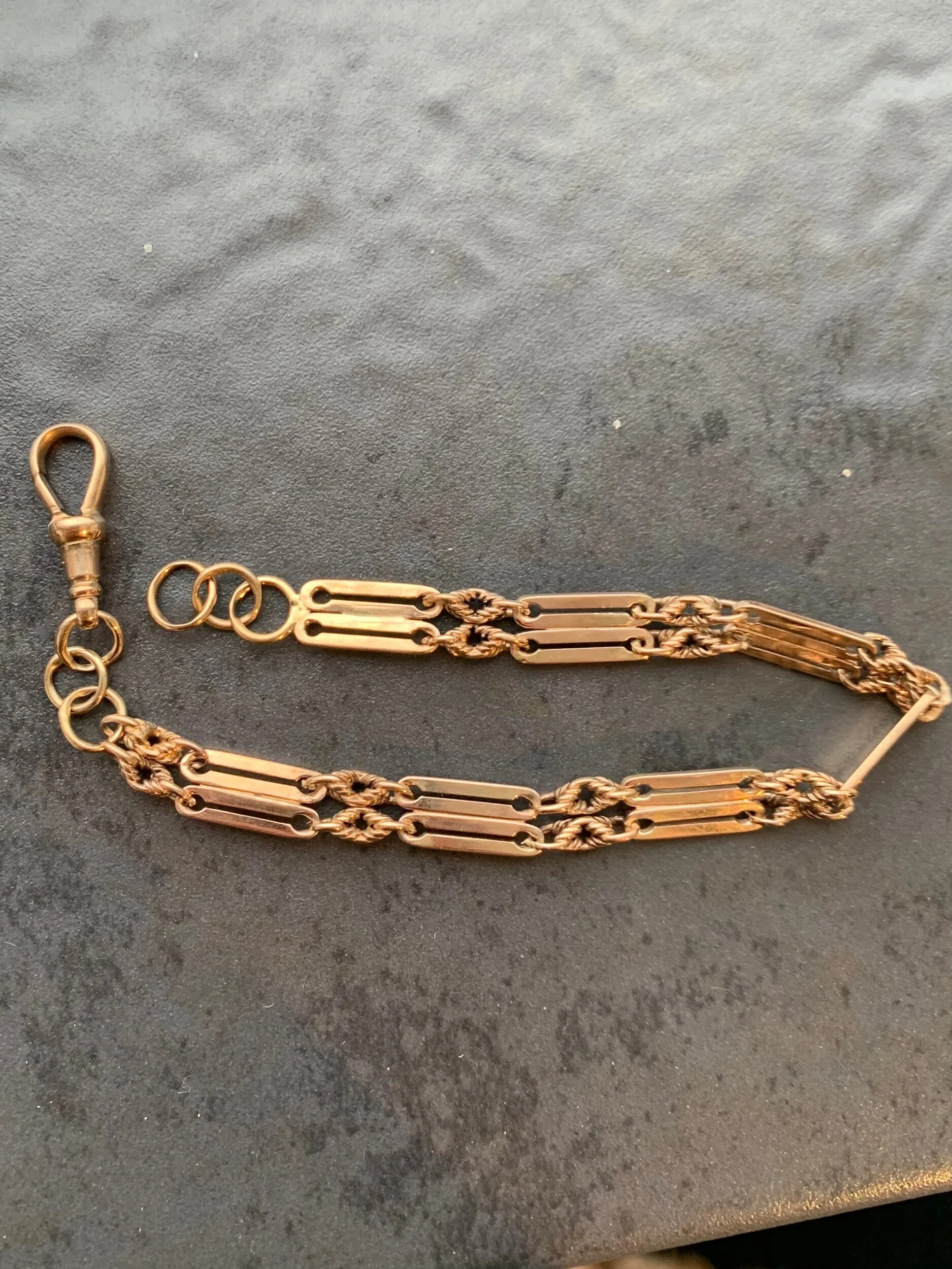 B34707E3-CA3B-44B9-BD6A-E03DF7B86D9E