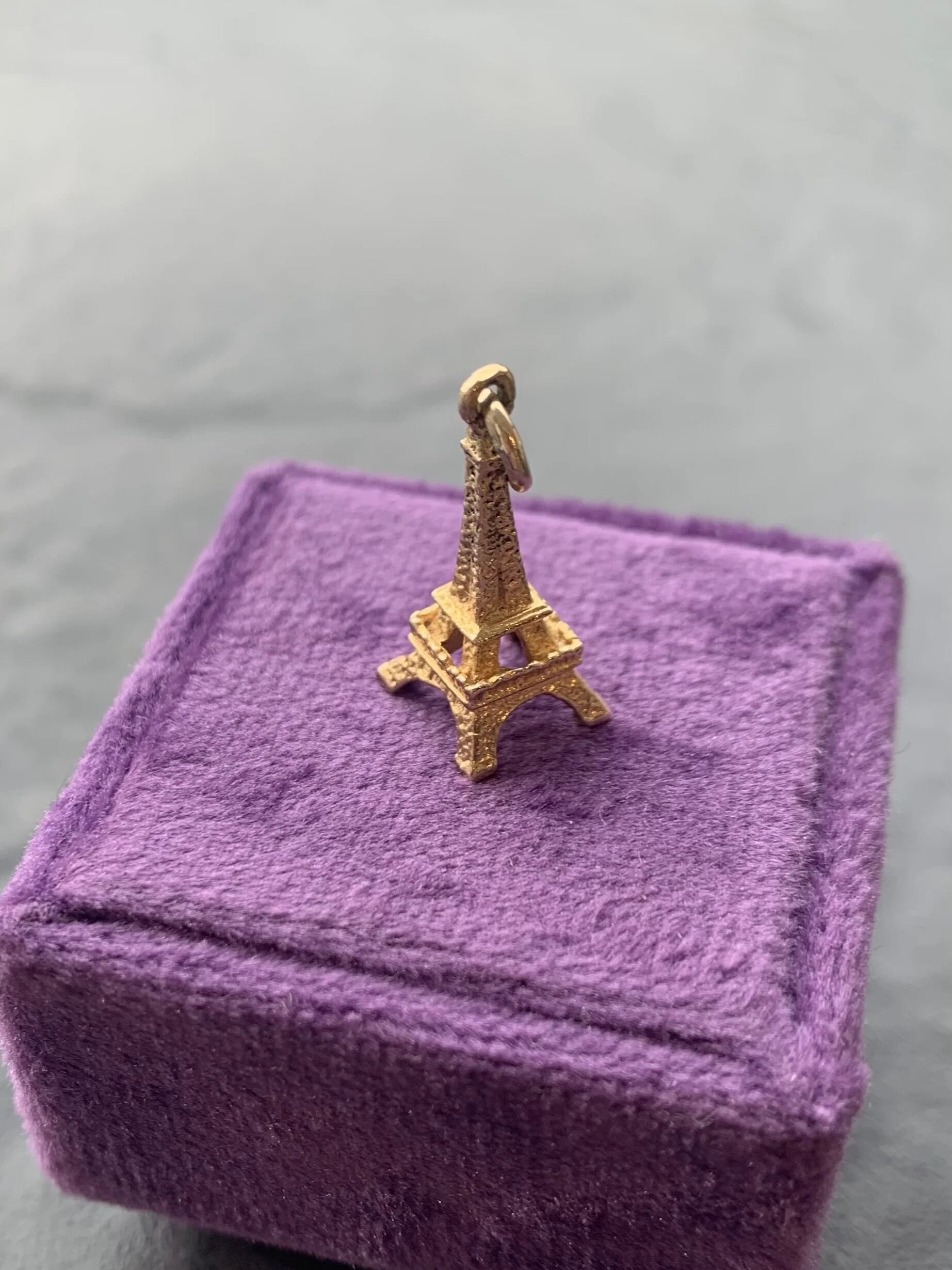 C4057E43-D361-4E3B-BD96-4BEB93BE0FAF