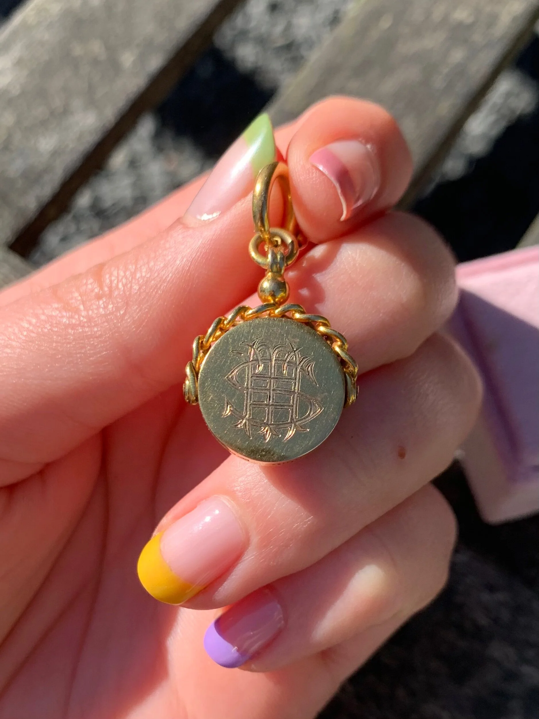 06A2460D-AB94-419D-9E16-E6A570398E26