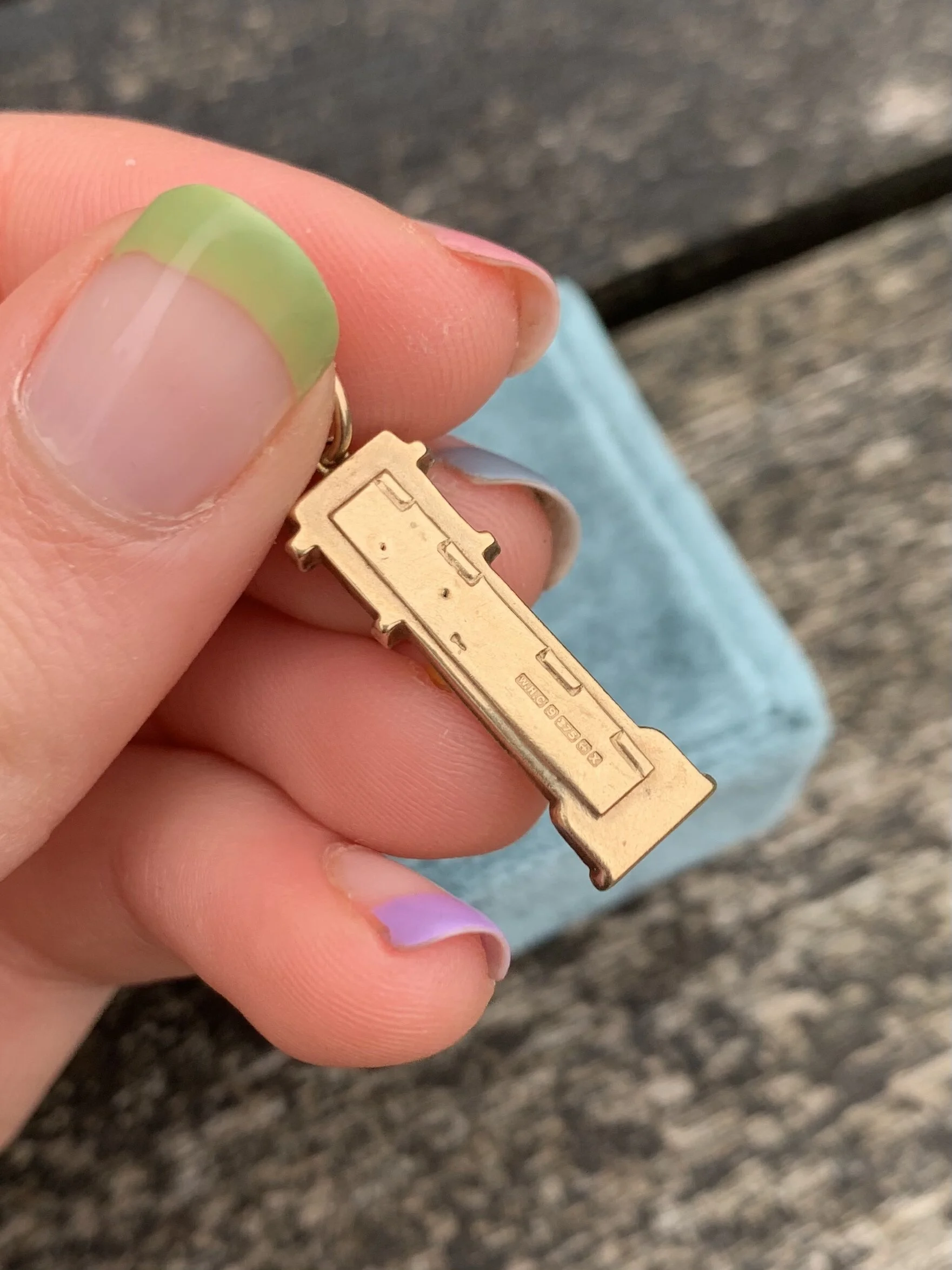 569F2FC4-3A52-4FF0-9C98-A08C3D14E7A9