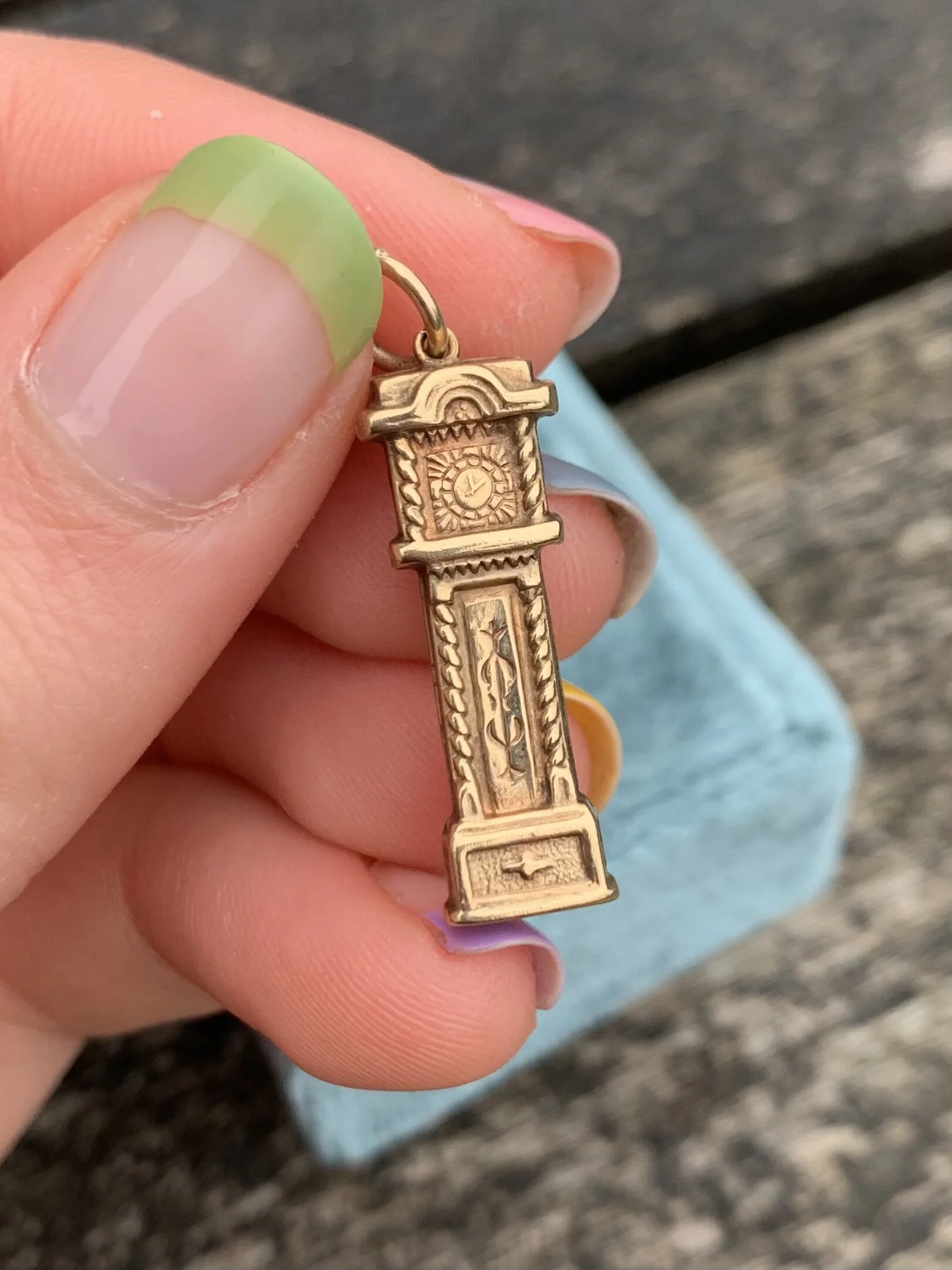 1E3BF3C1-CCCE-4B51-90FB-B8D58B6DFB81