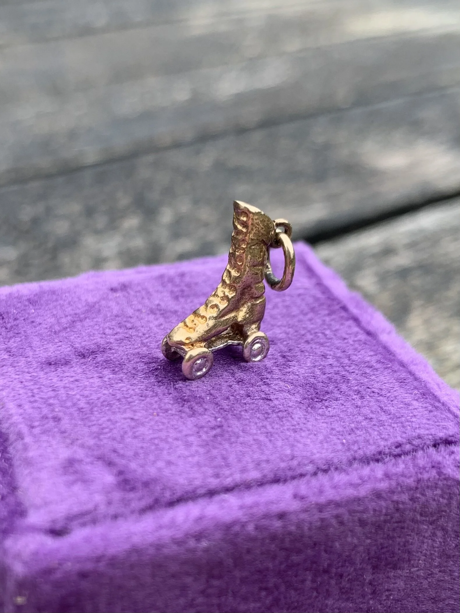 9F165E34-43DF-4AD7-A161-903CB1E93760