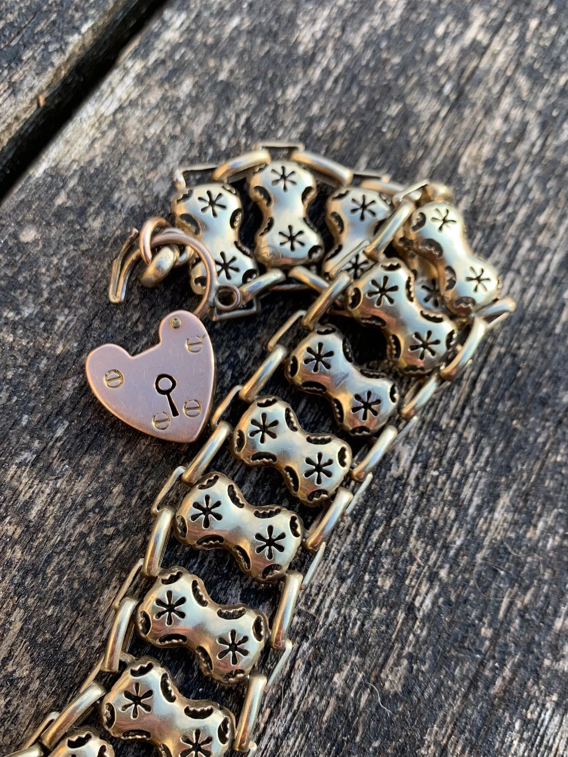 F8F423D3-81A1-4CEA-9C05-8C2B8922040D