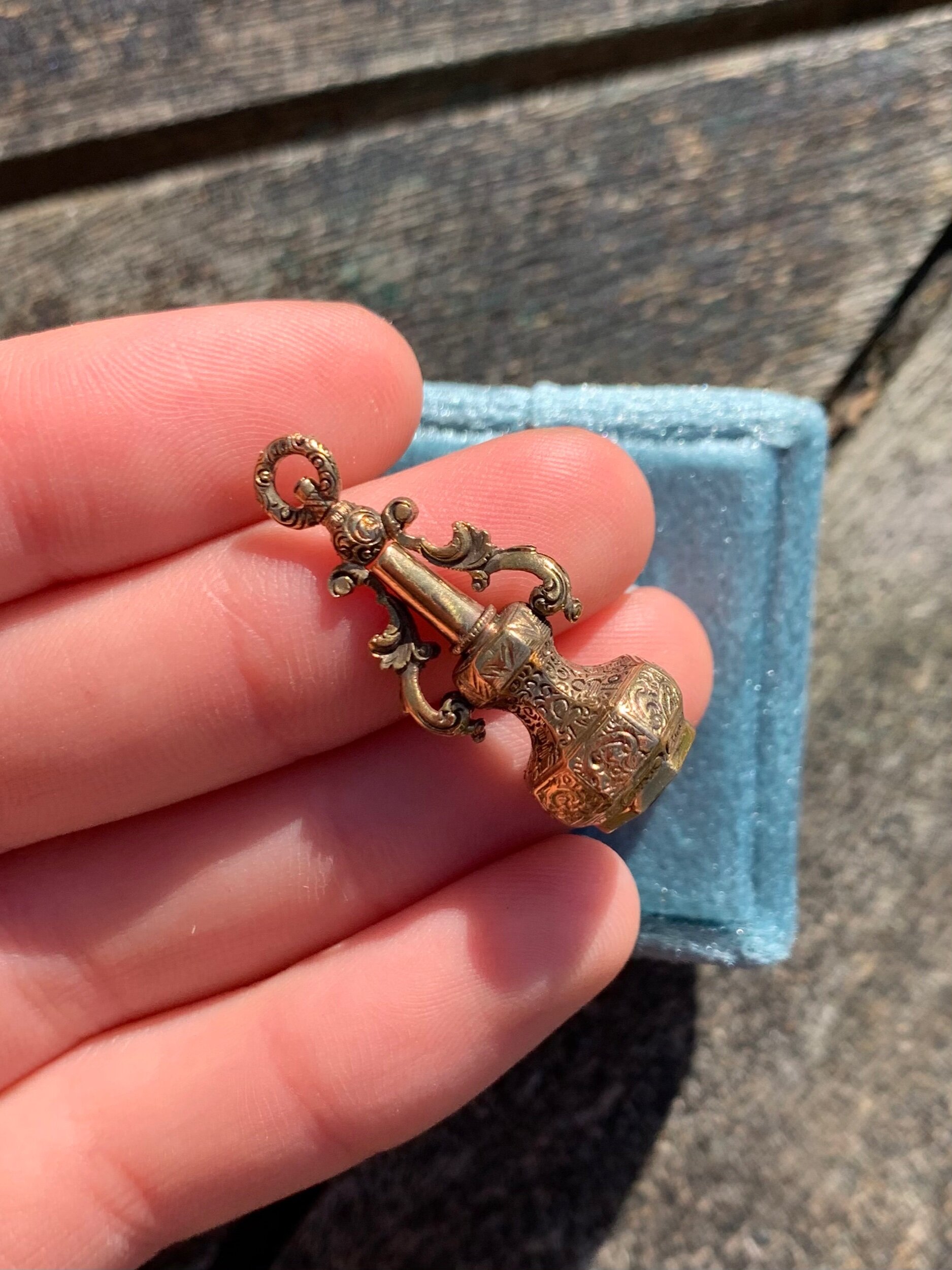 2342AA74-5F54-46D7-B4BE-AD51054F2B78