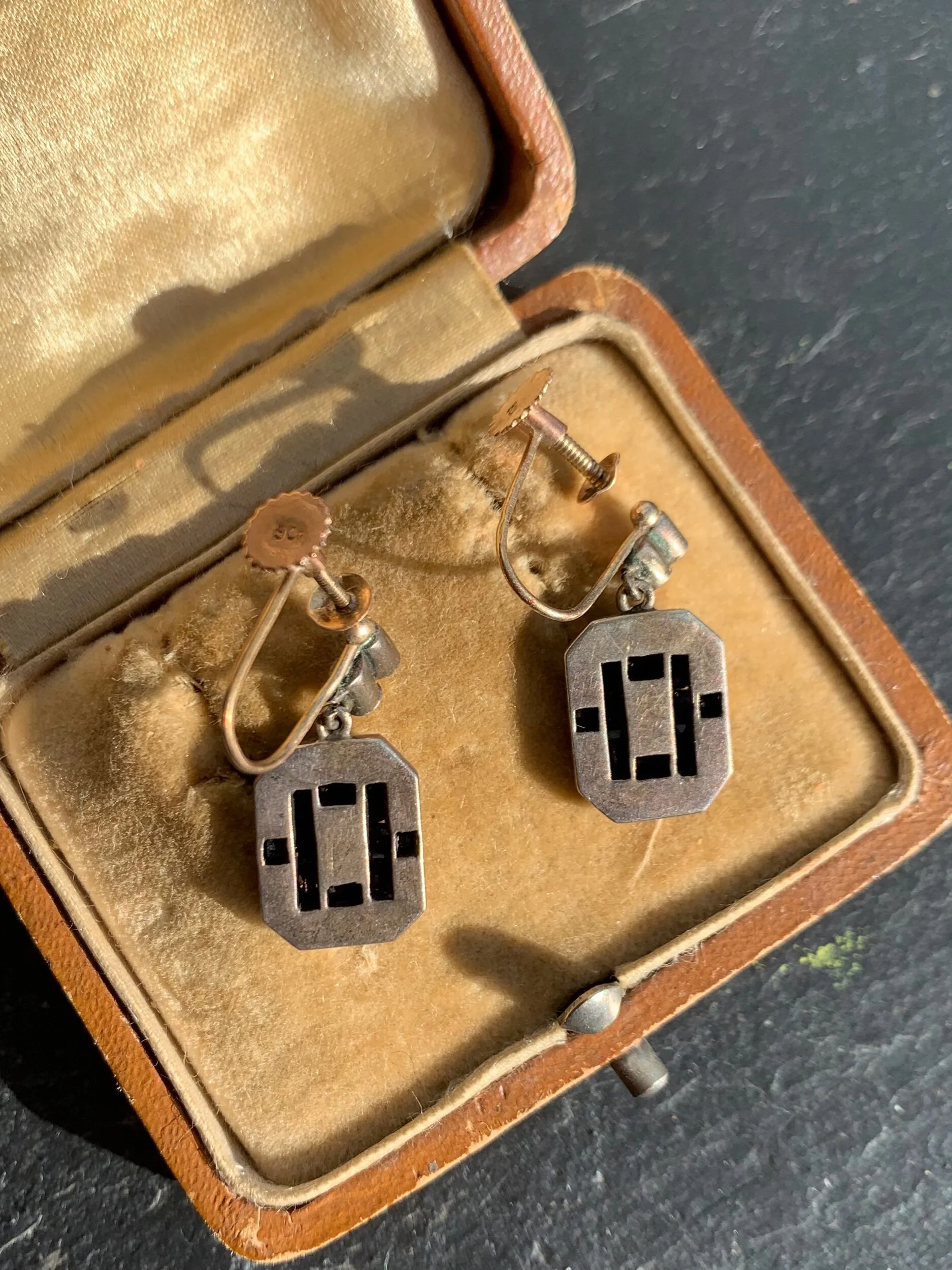 6990CDA8-F1AA-44C7-BE54-A121719349A7