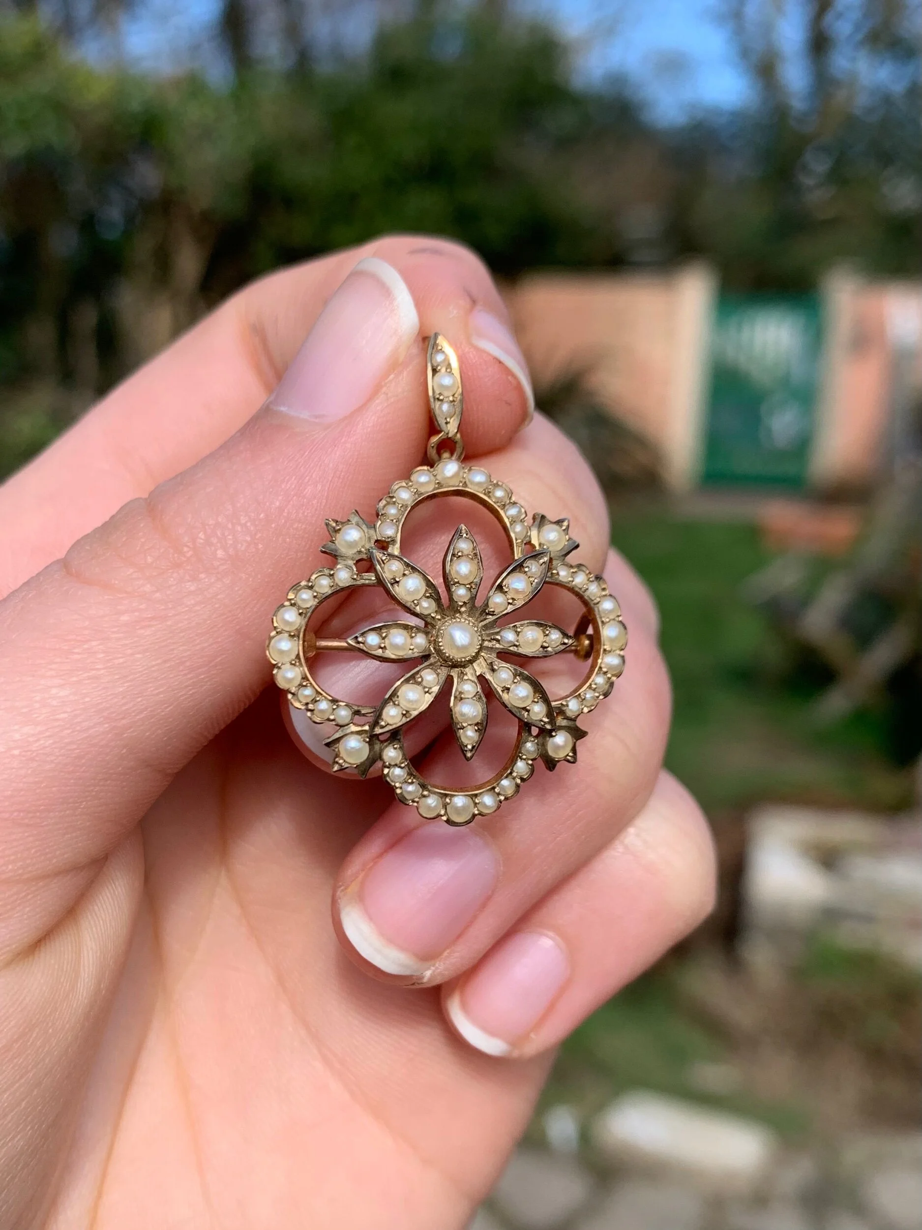 046E21FC-898C-4053-A82F-9A1522C0E601