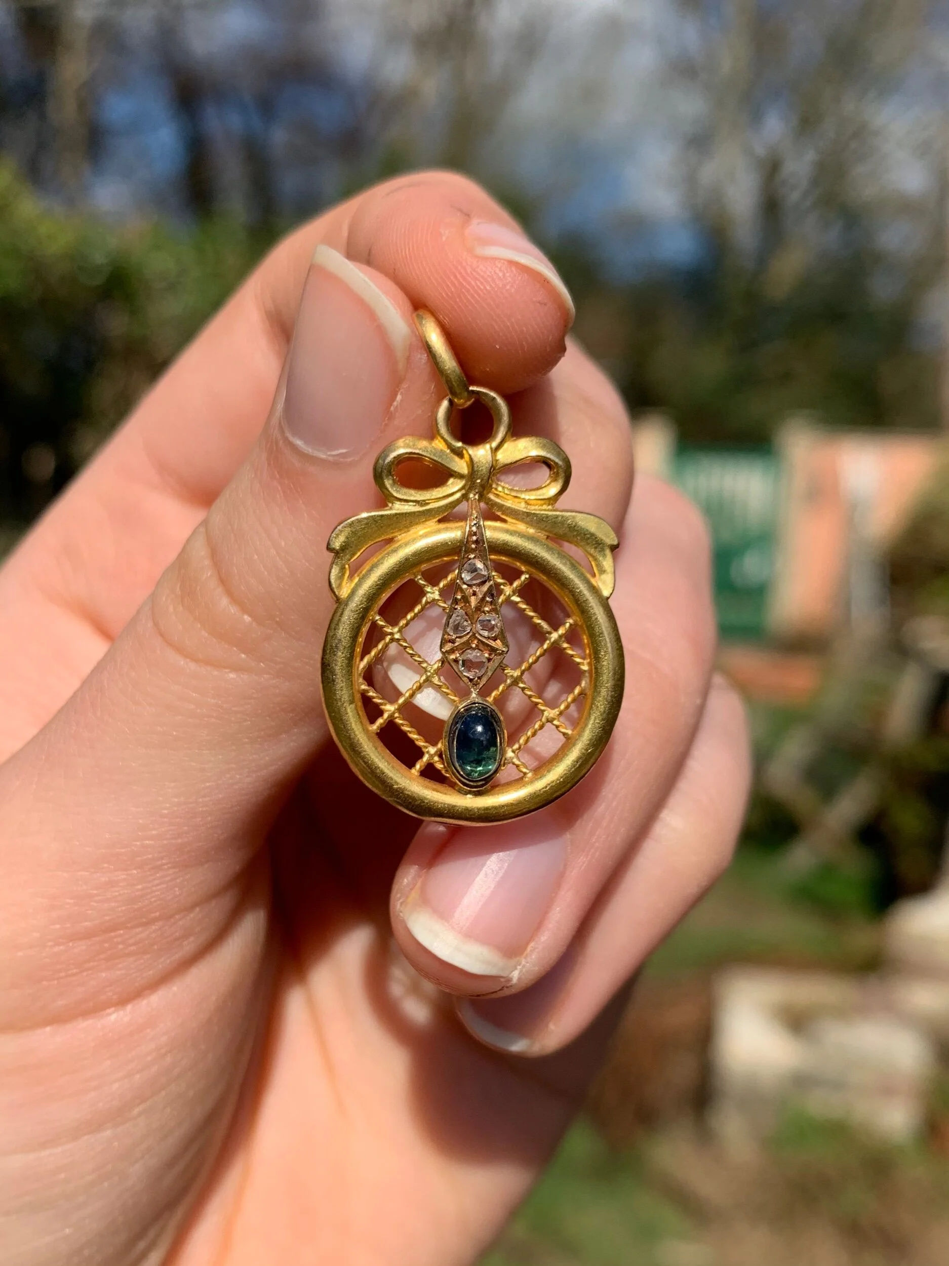 E915E5C6-817B-48DB-AF59-7CE9AB278968