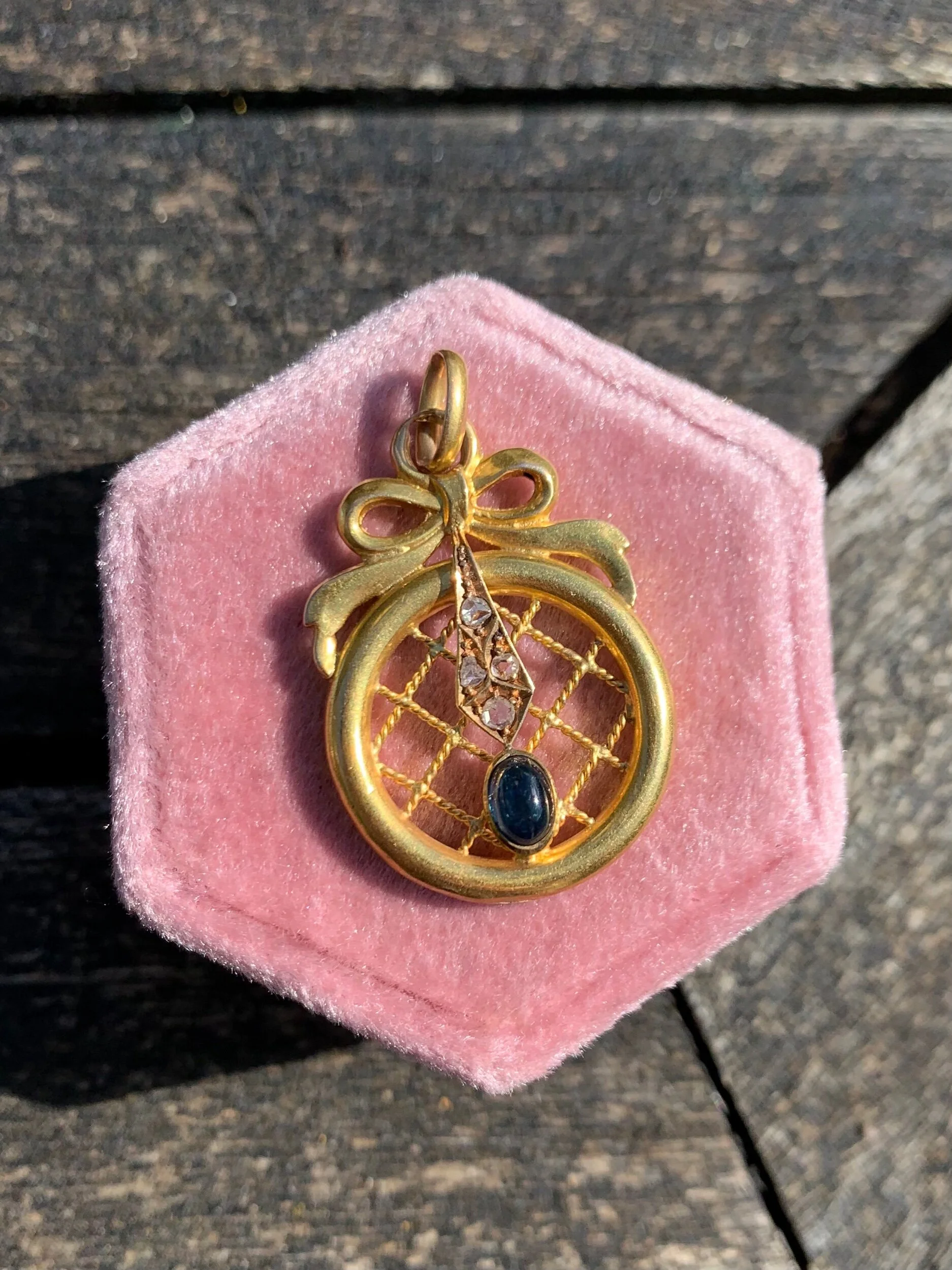 88A7C638-01E4-4758-A799-AC00F5059229