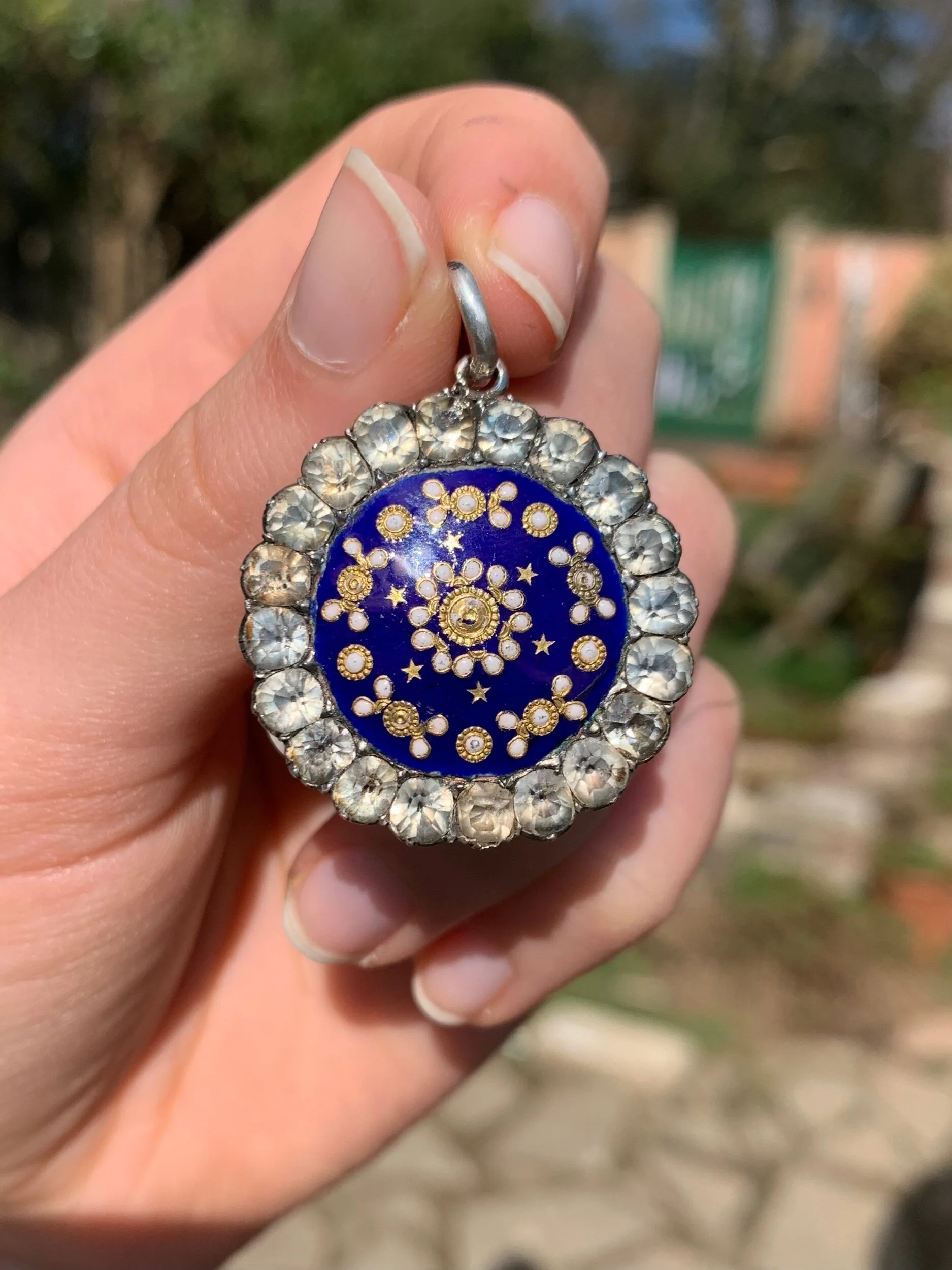 6487CEA0-2A0A-475C-99B0-6E9796BAD99F