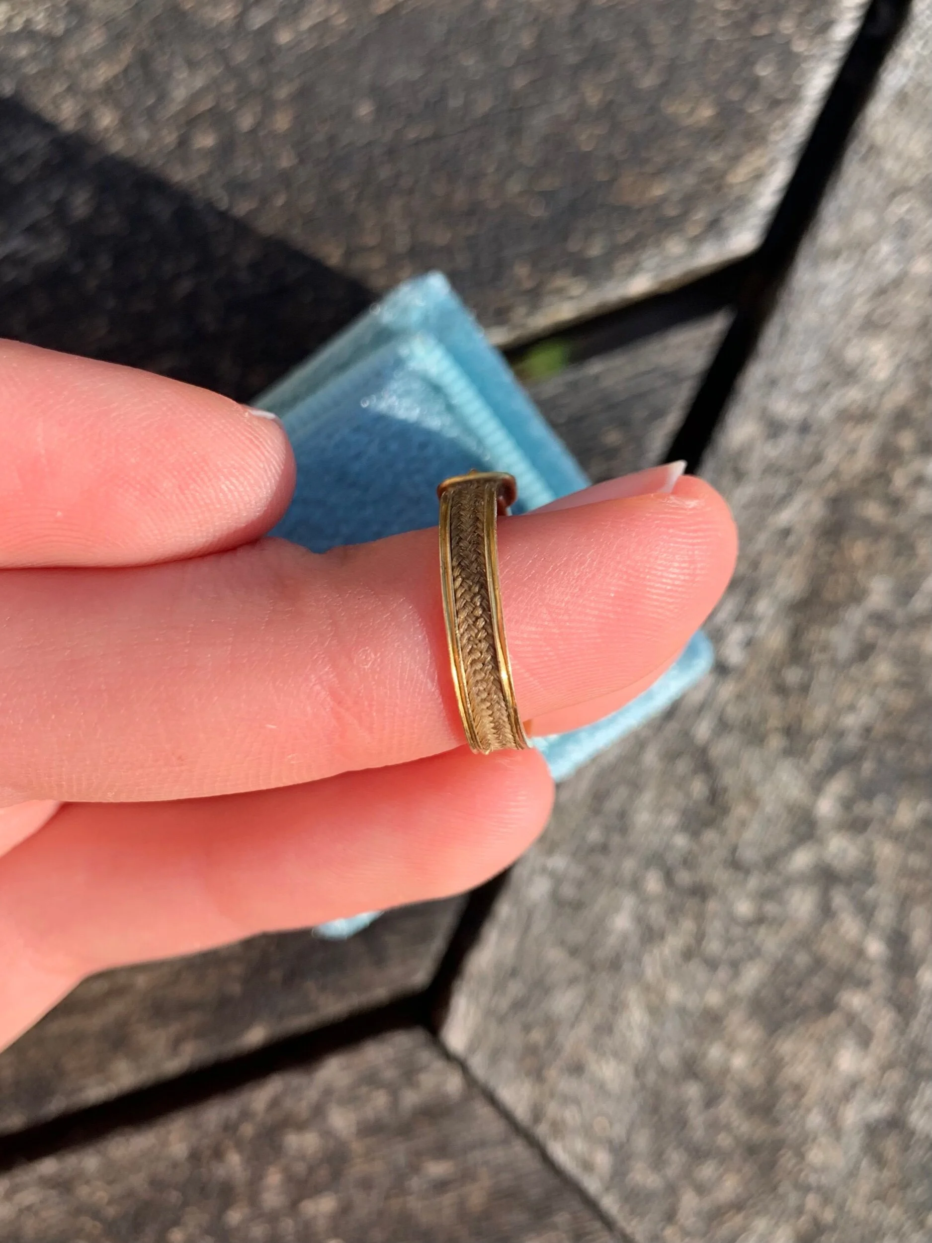 4FEB30B0-727B-4932-B2E7-005DBCCECCD4