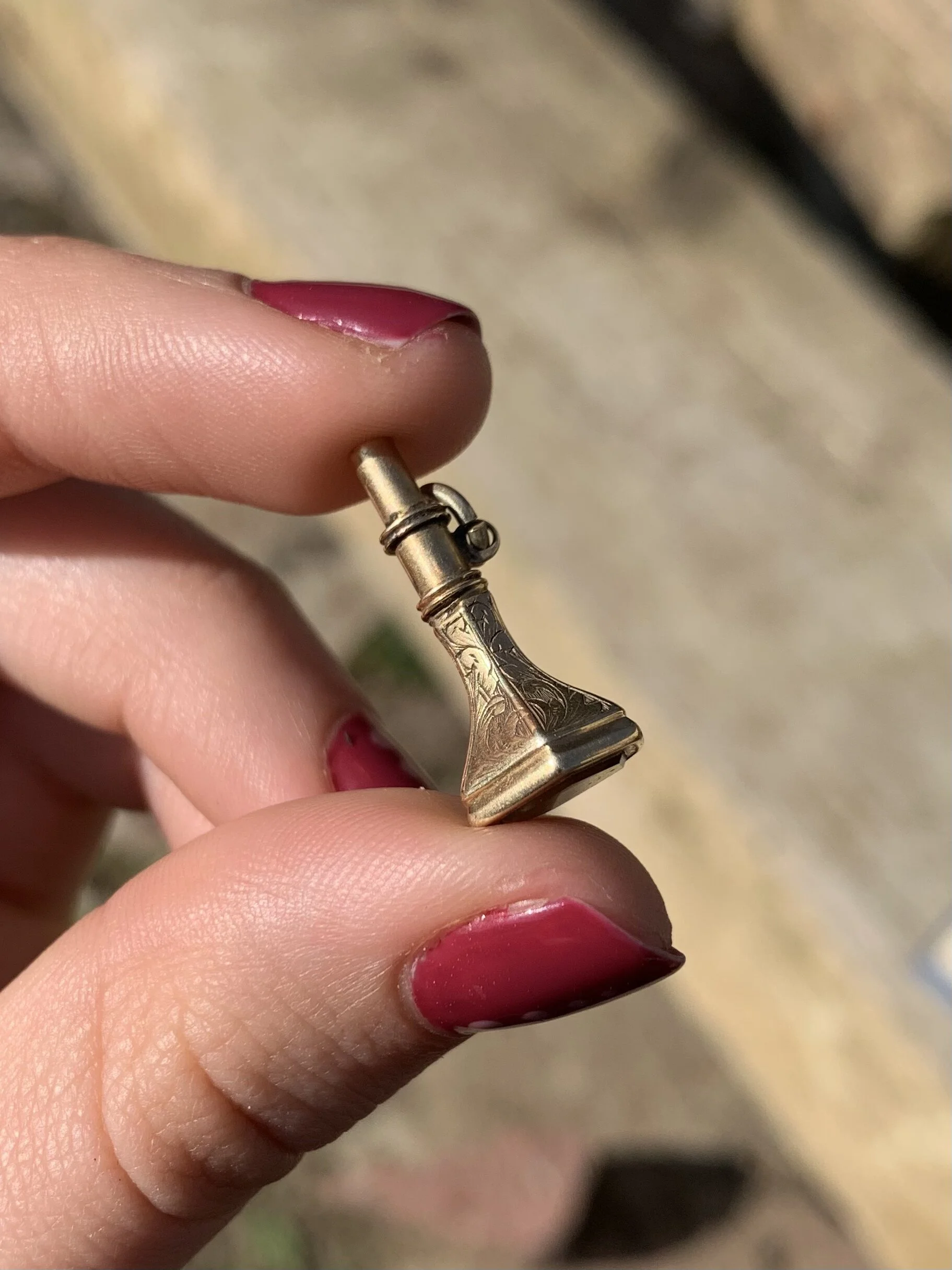 D06431A2-AF01-40BD-969D-5203A37740E5