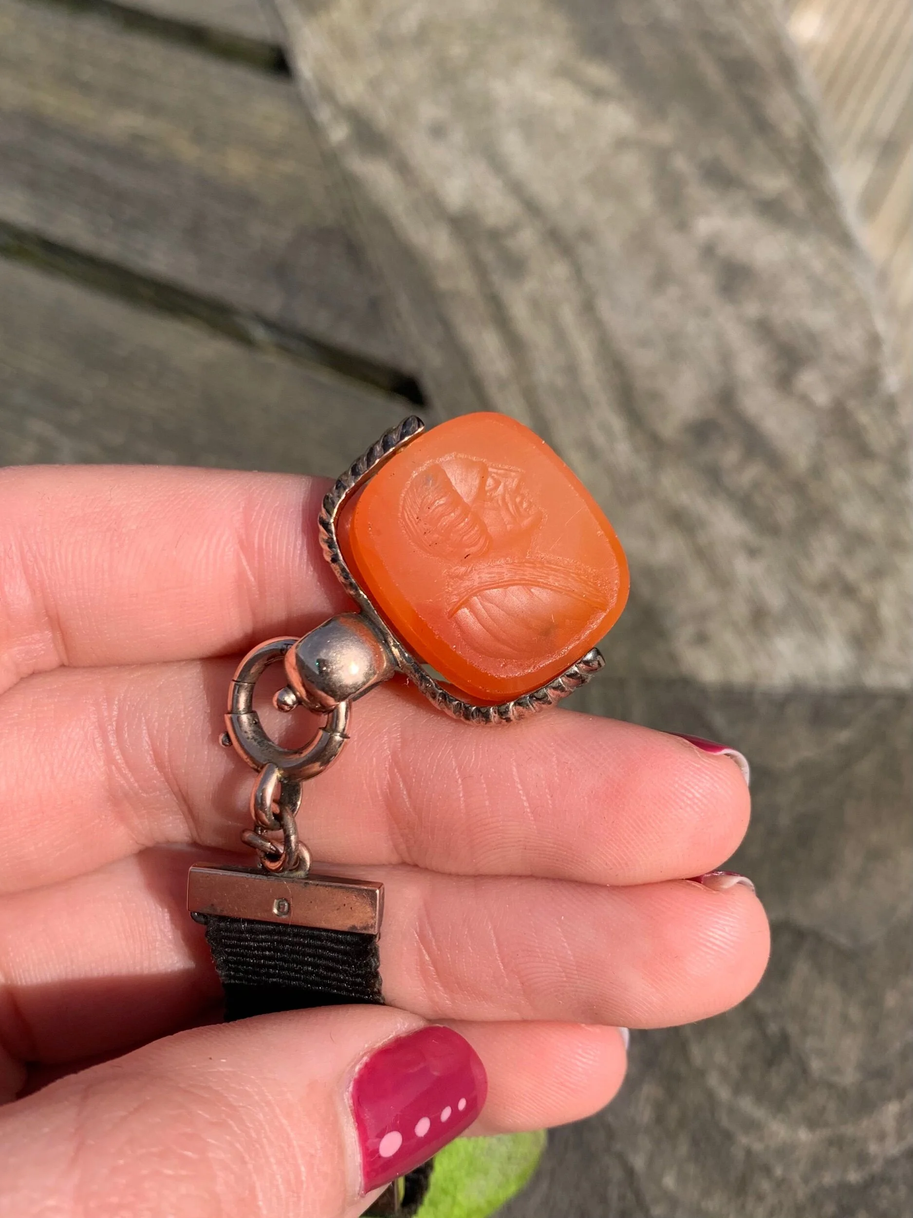 640B64A1-40C5-4836-ADED-6E052A66A7A2