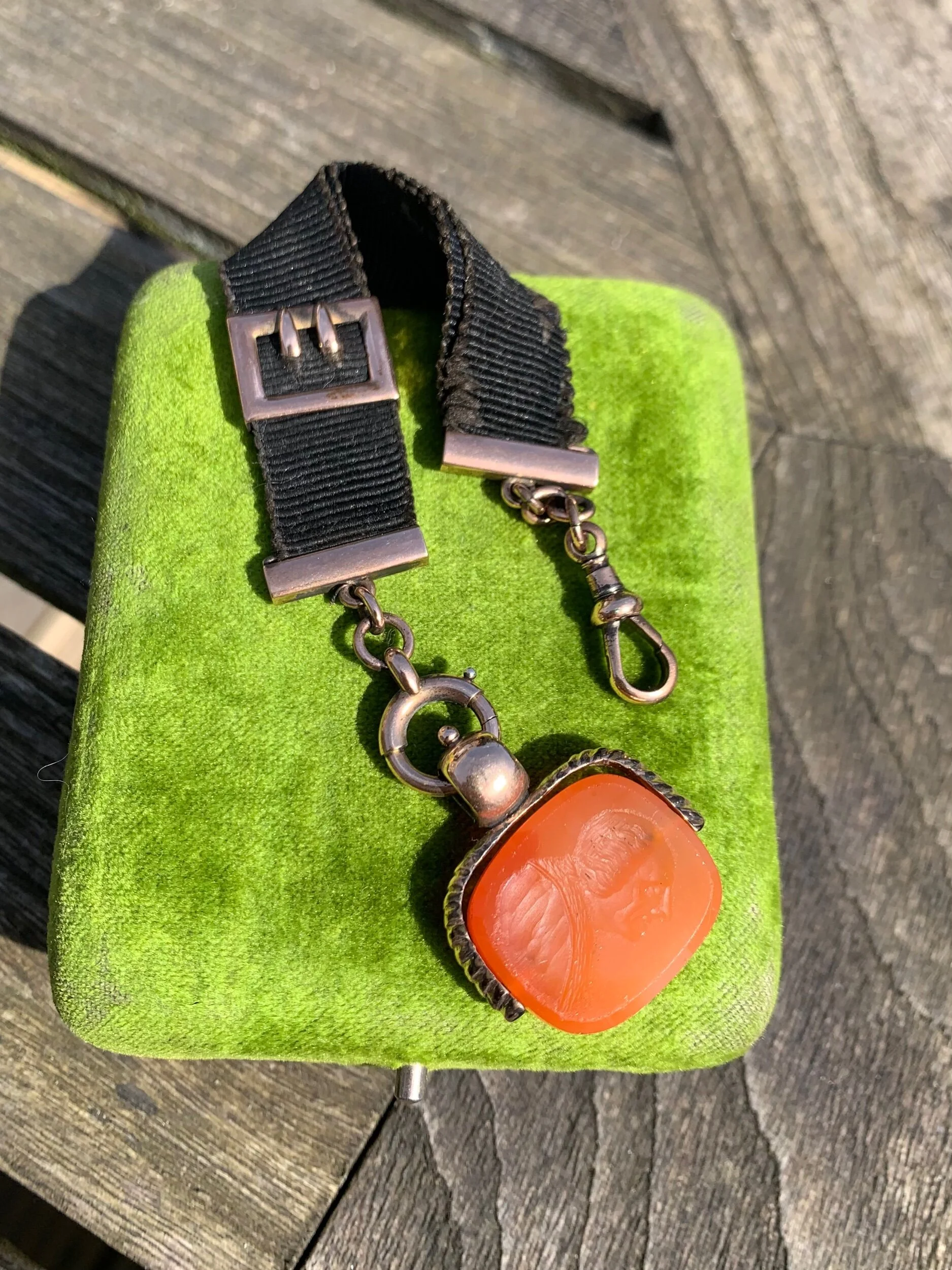 E8FA8BEE-BD36-401F-A907-BF3DD4BFA254