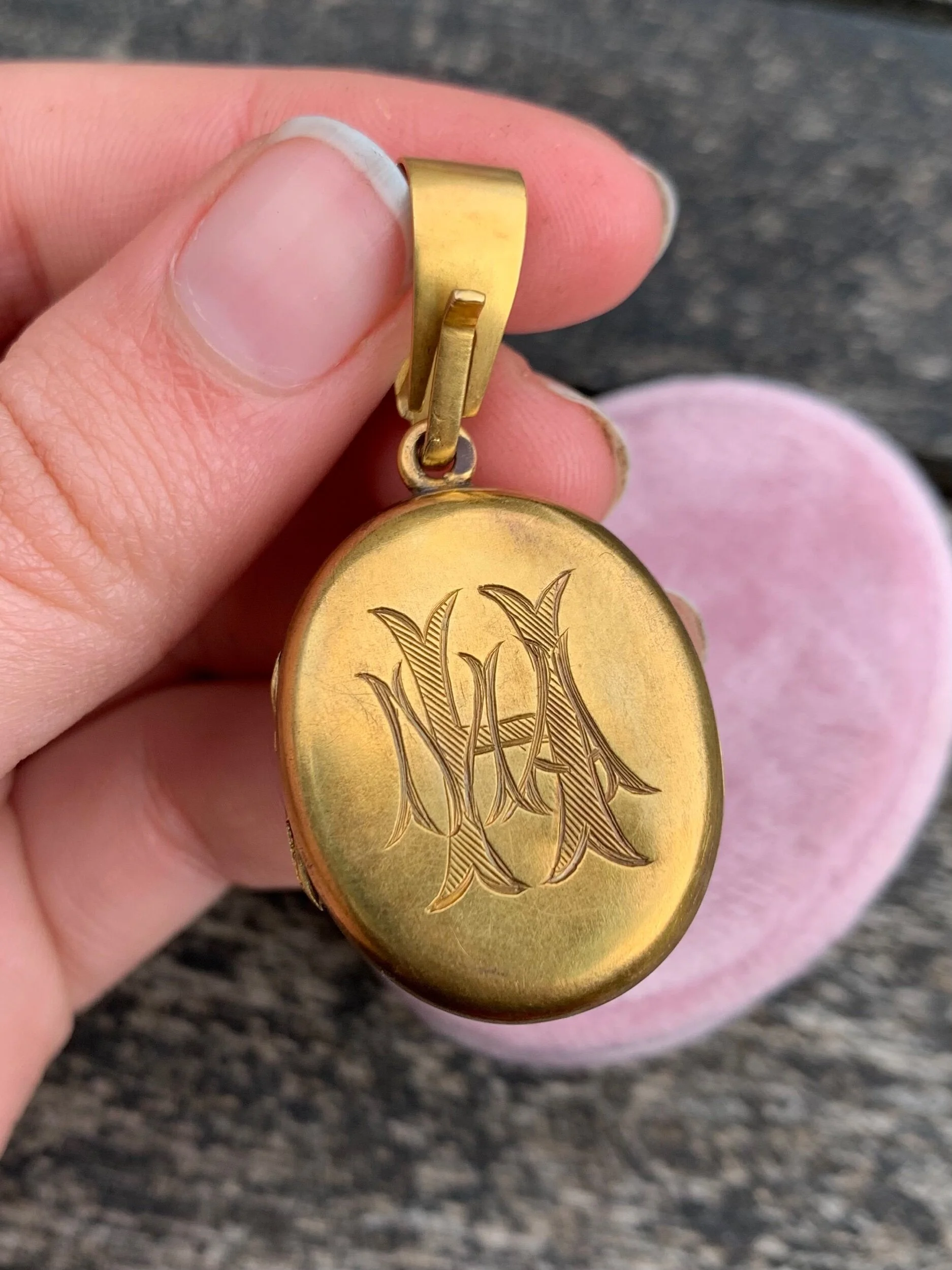 6F26661D-261E-4CE1-A4DC-7B665806529D