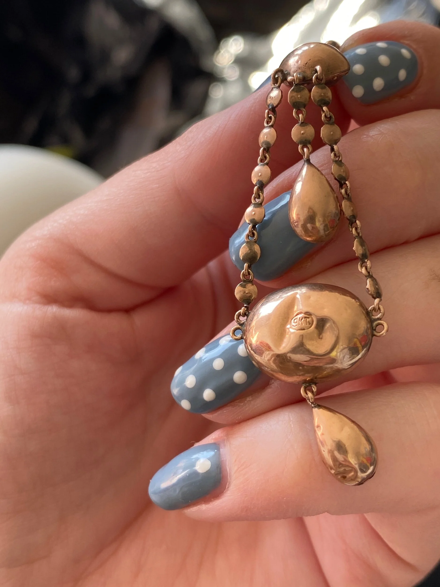 DFC74CB7-1C2E-43F8-85CD-2B5AD927E8CB