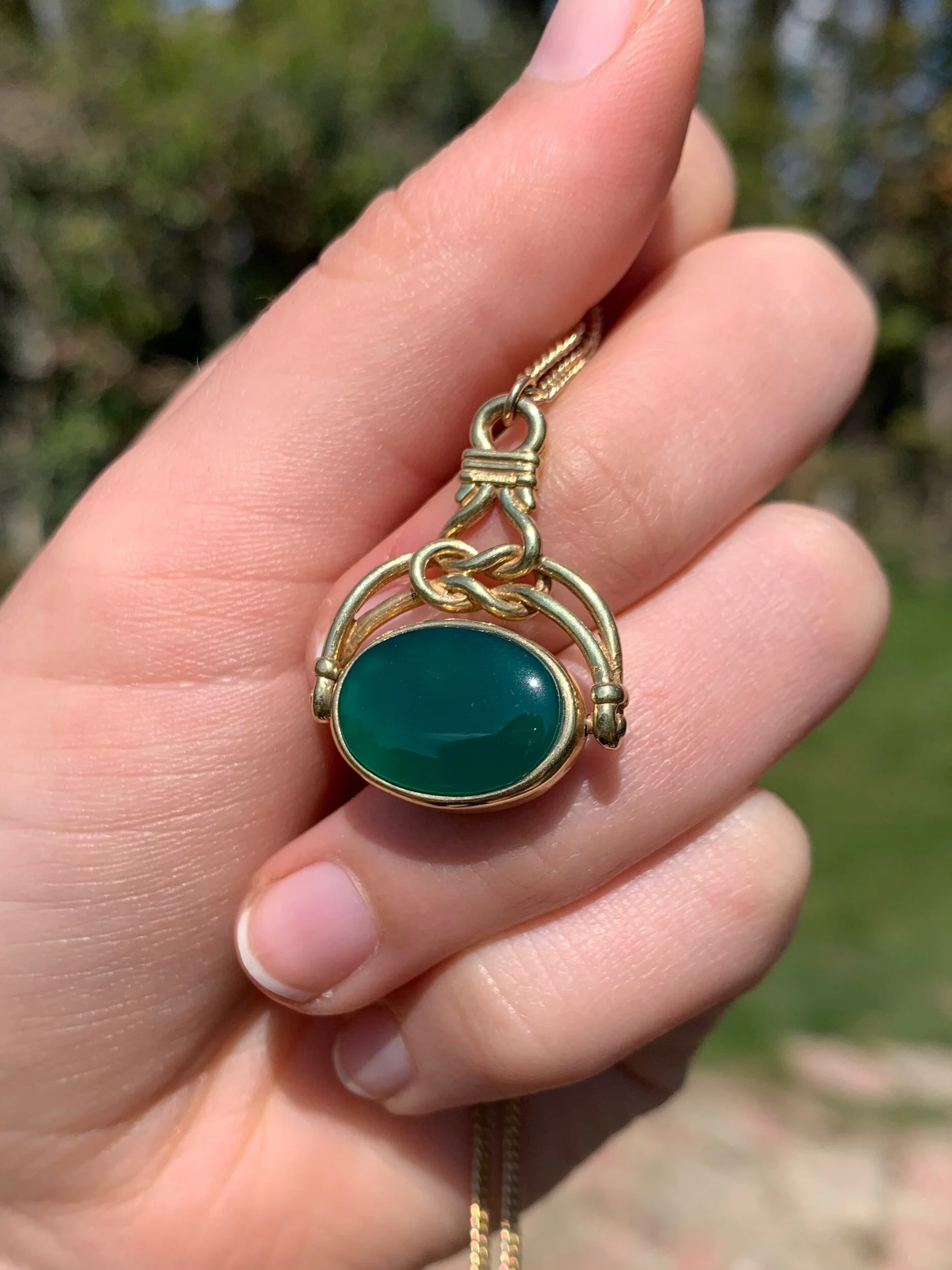 97C3E08F-B9BD-432E-88D6-4DB281A49025