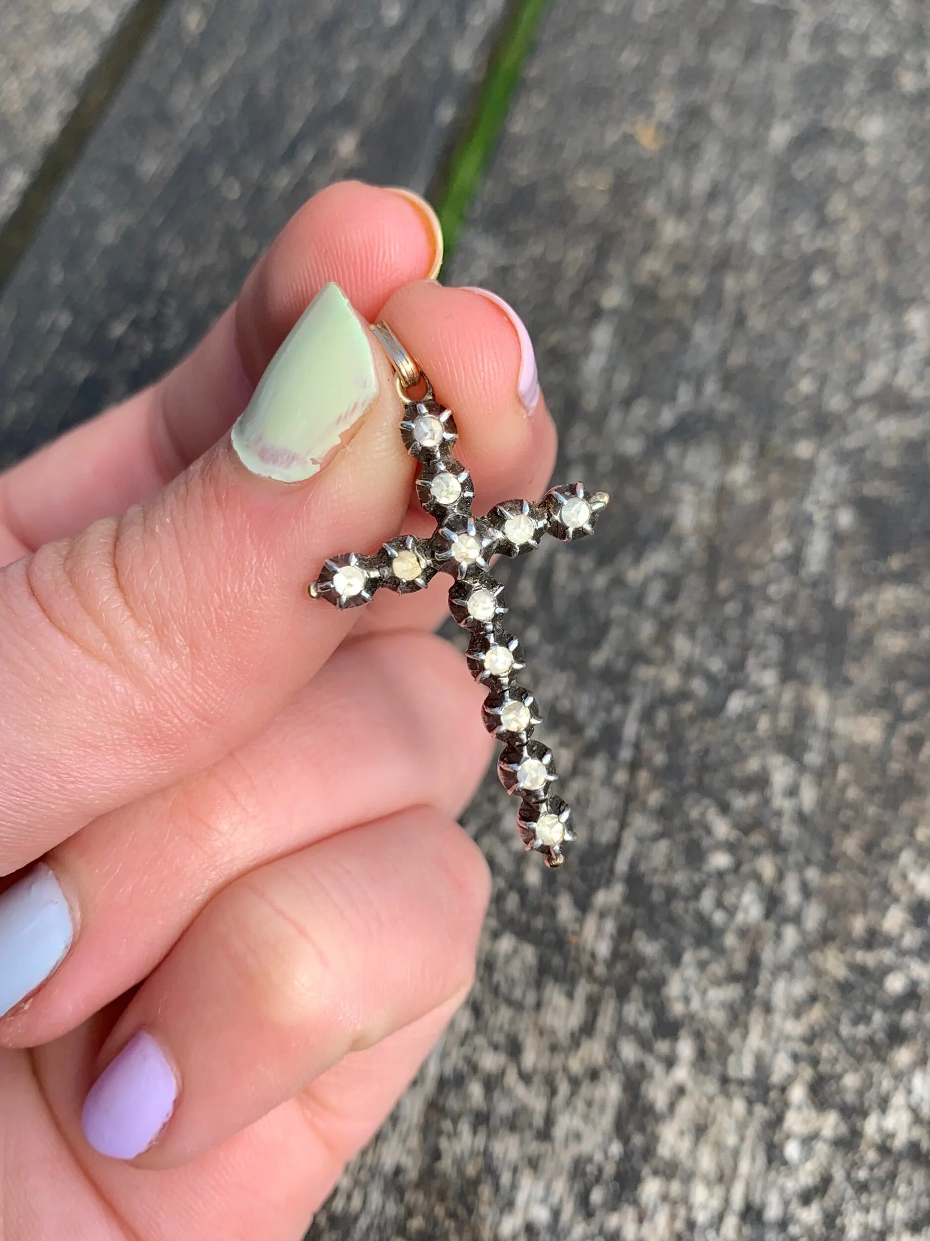 B1F5C608-3676-467C-BE38-EE520822197E