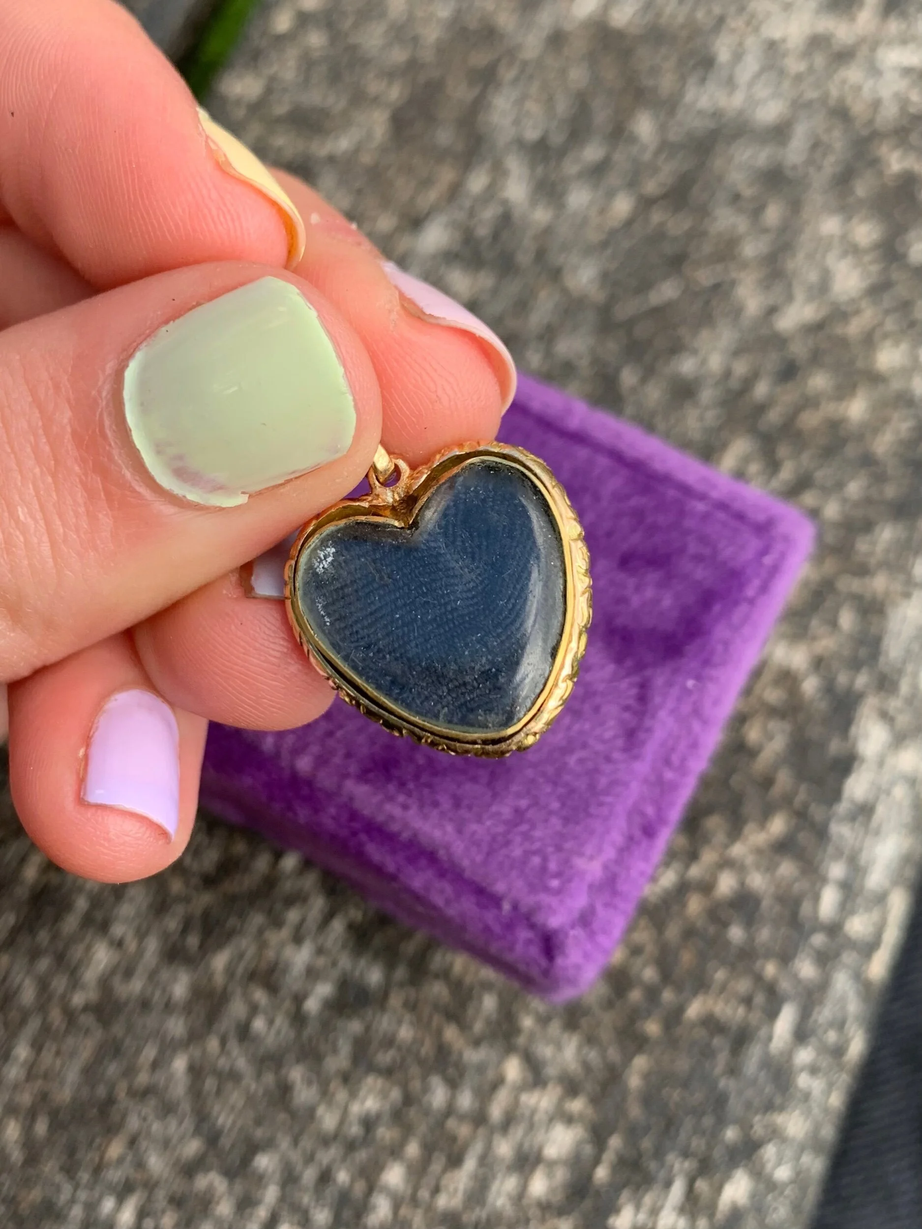 3B2583F6-A092-4C6A-8133-DC753C2205BD