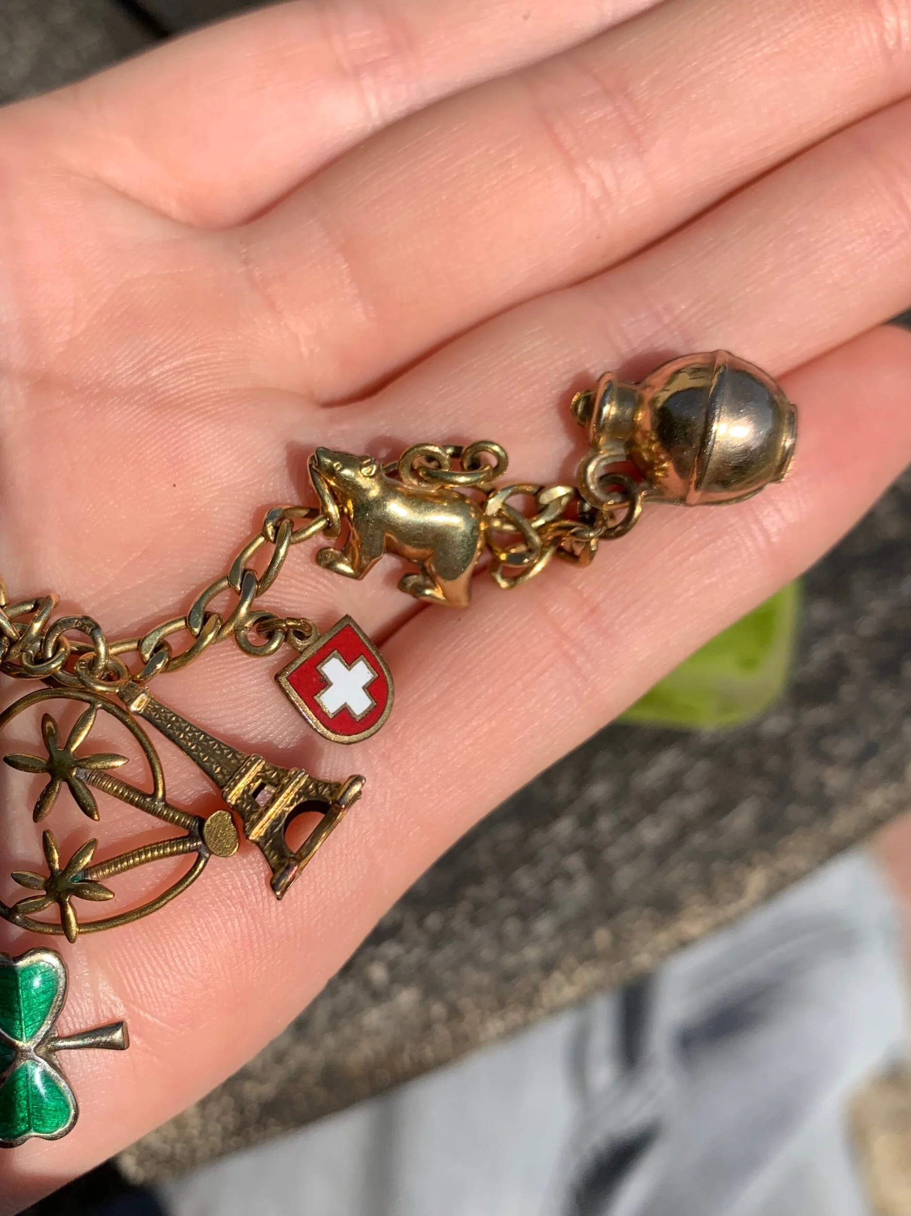 B03BEB1C-EDB0-4388-8D1B-F4925B4A8697