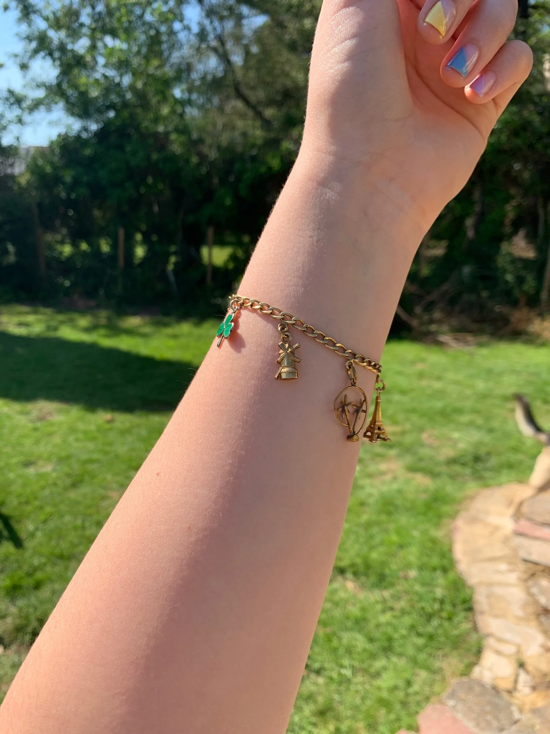 70E2EF53-786C-4F68-816E-961F3144B58E