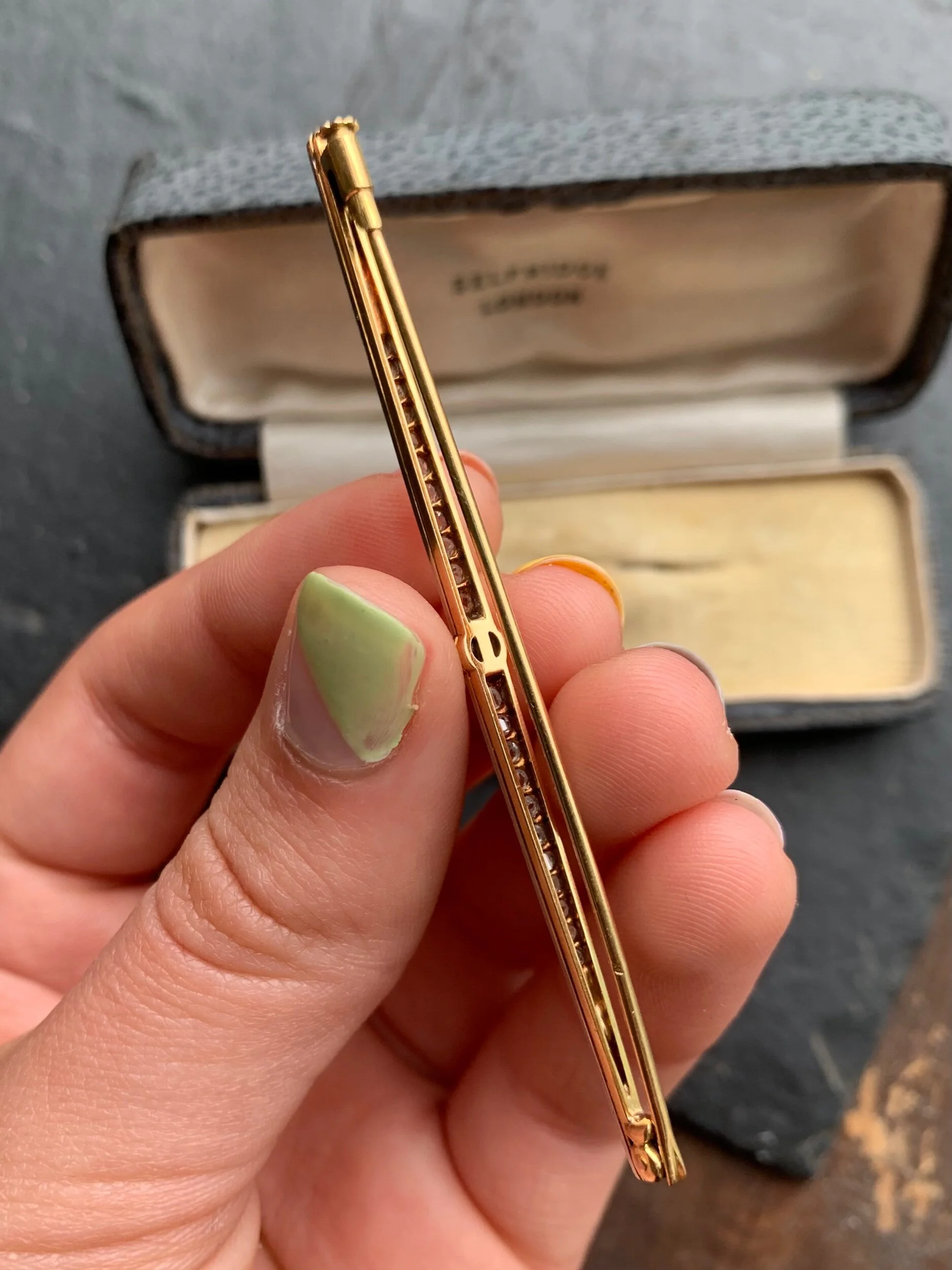 241CCED9-7A73-4ED1-AC48-A8BE7F19F72B