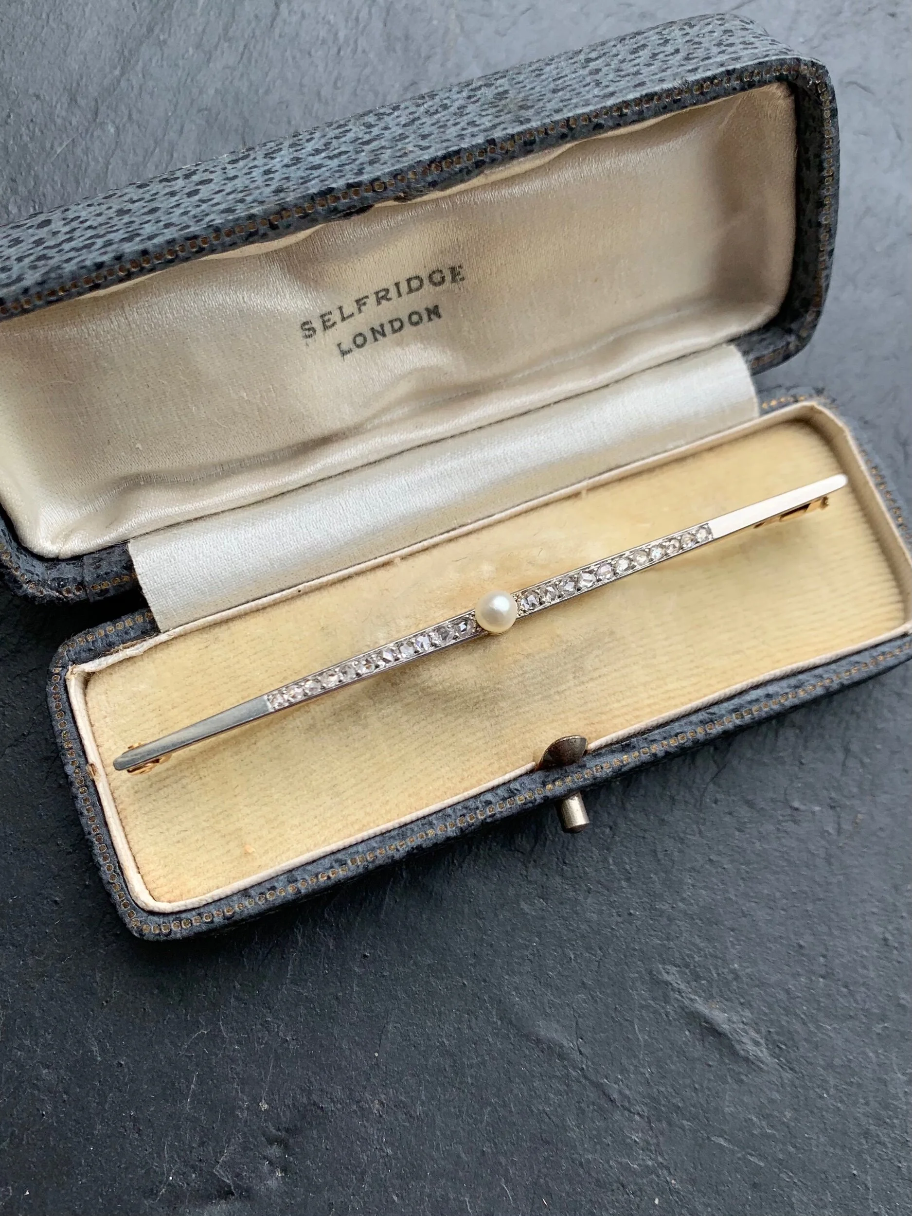 C551F994-3EAF-4DA2-BC22-E25CA8AD4538