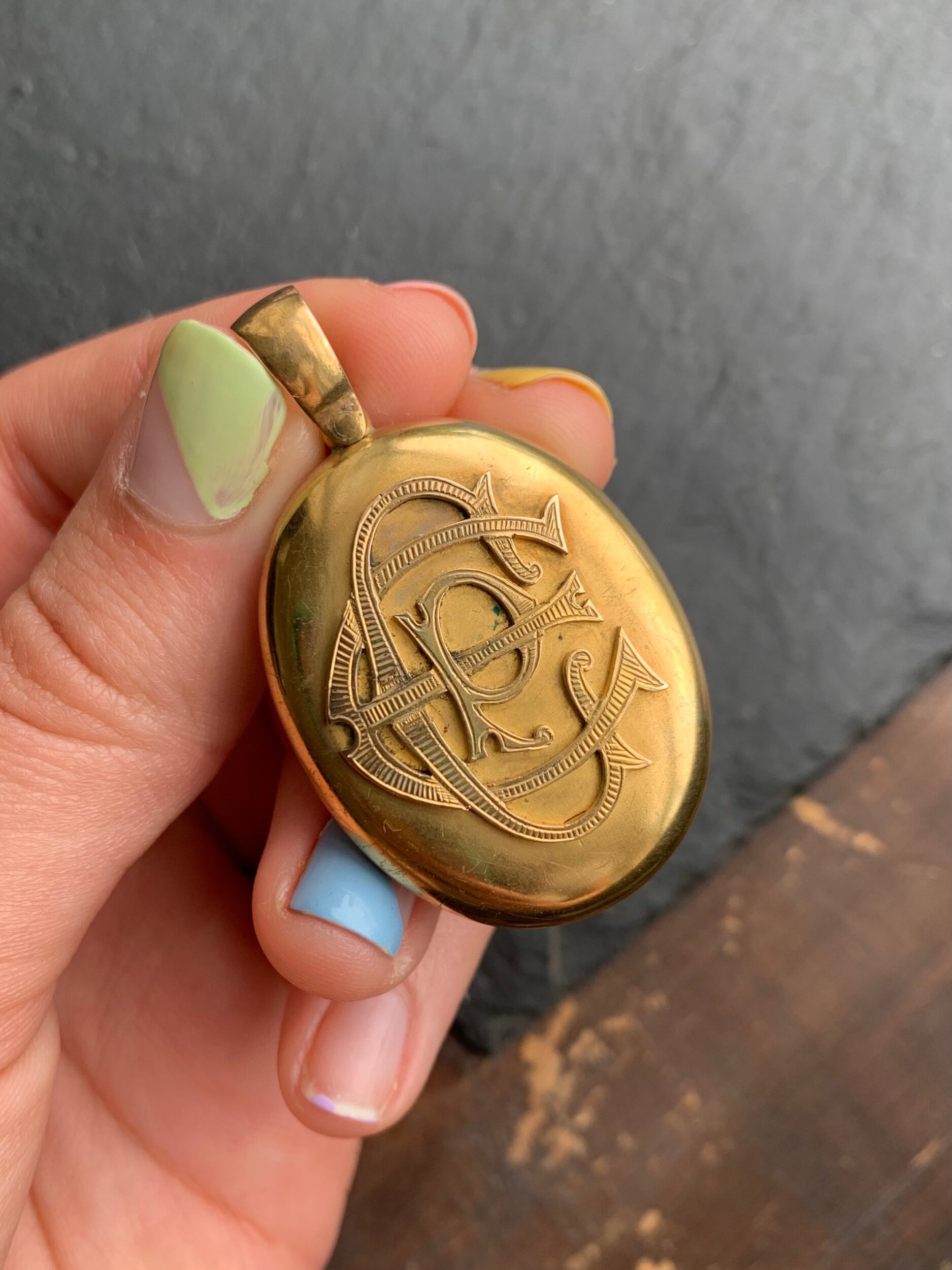 3CDBE9CE-FE58-4D38-BD3B-4E14F7F44D2A