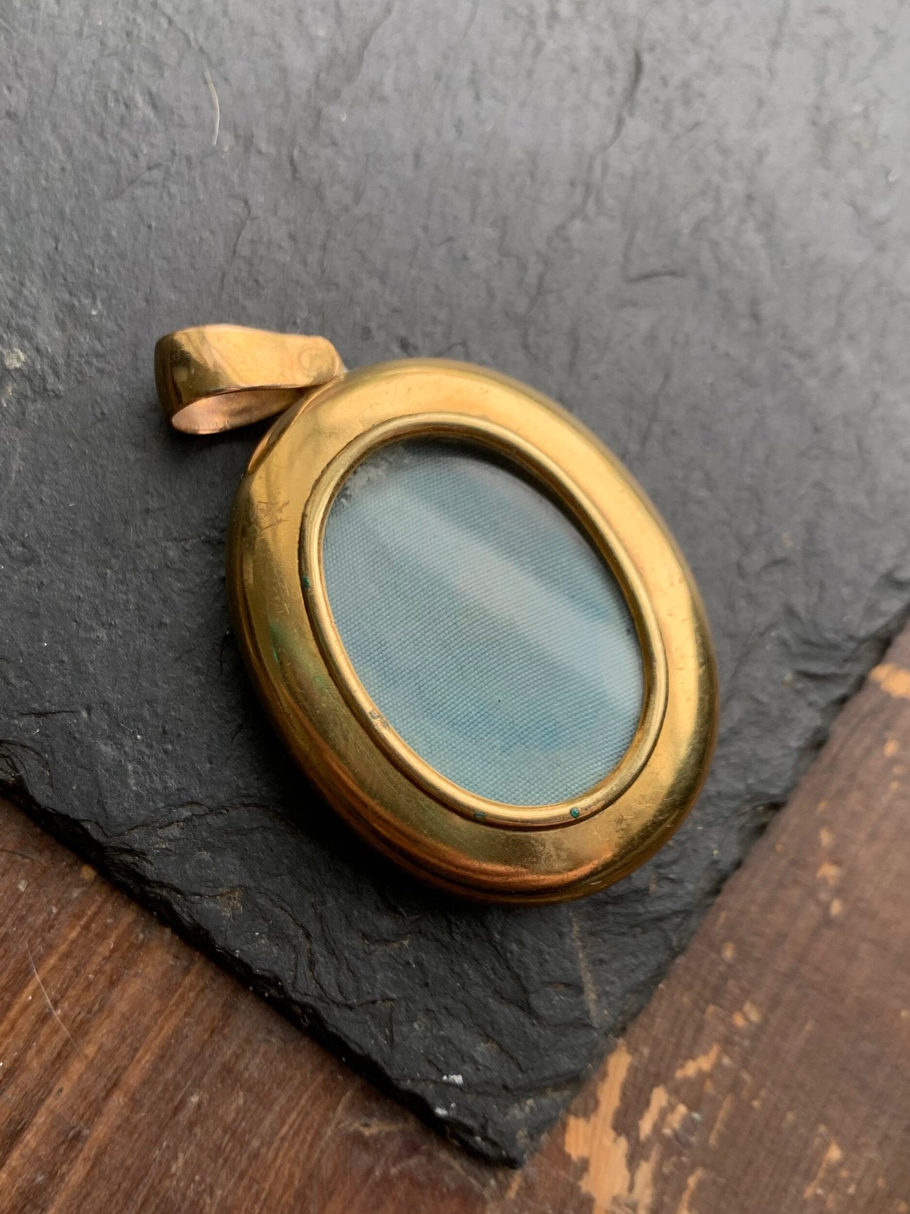 E8509A56-C5E2-4E06-9C6B-C20AE0536A39