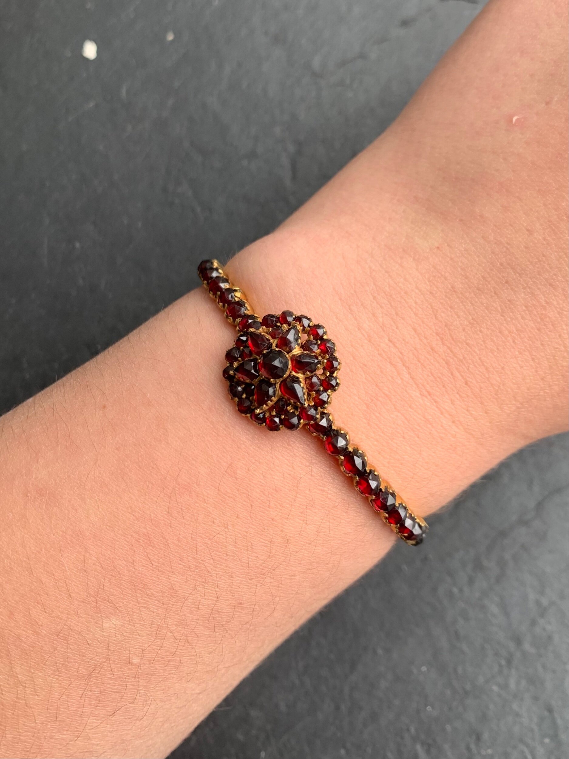 3C44FDFD-3181-4A2A-888E-CF309304E34E