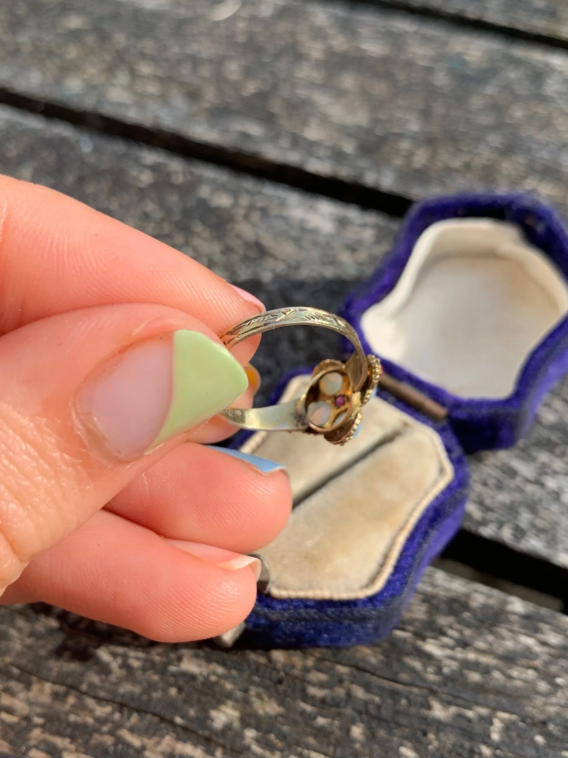 81918D07-DE78-4C6C-BB9C-316D0378E5AF