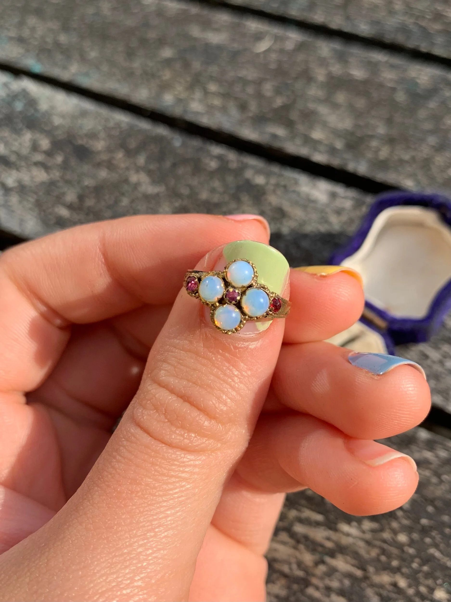 FDEC729D-D6FC-49EF-9D2B-DB8CCC3EABE8