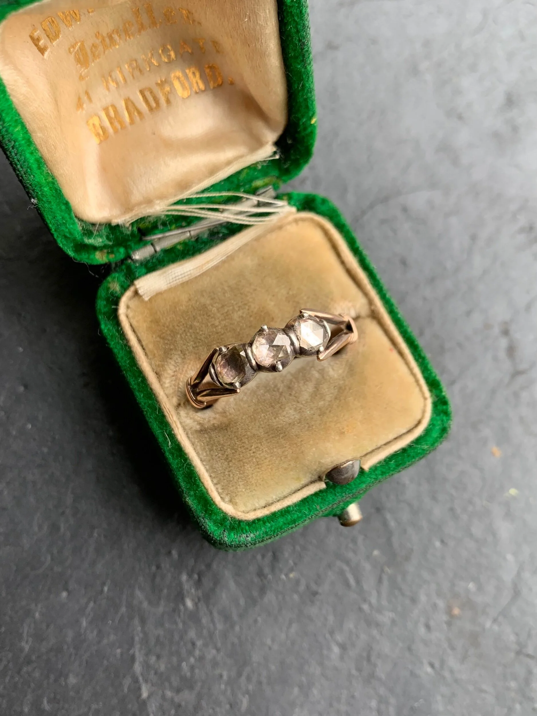 606C2A58-DDC3-43BE-AAF0-482D1B9A85B8