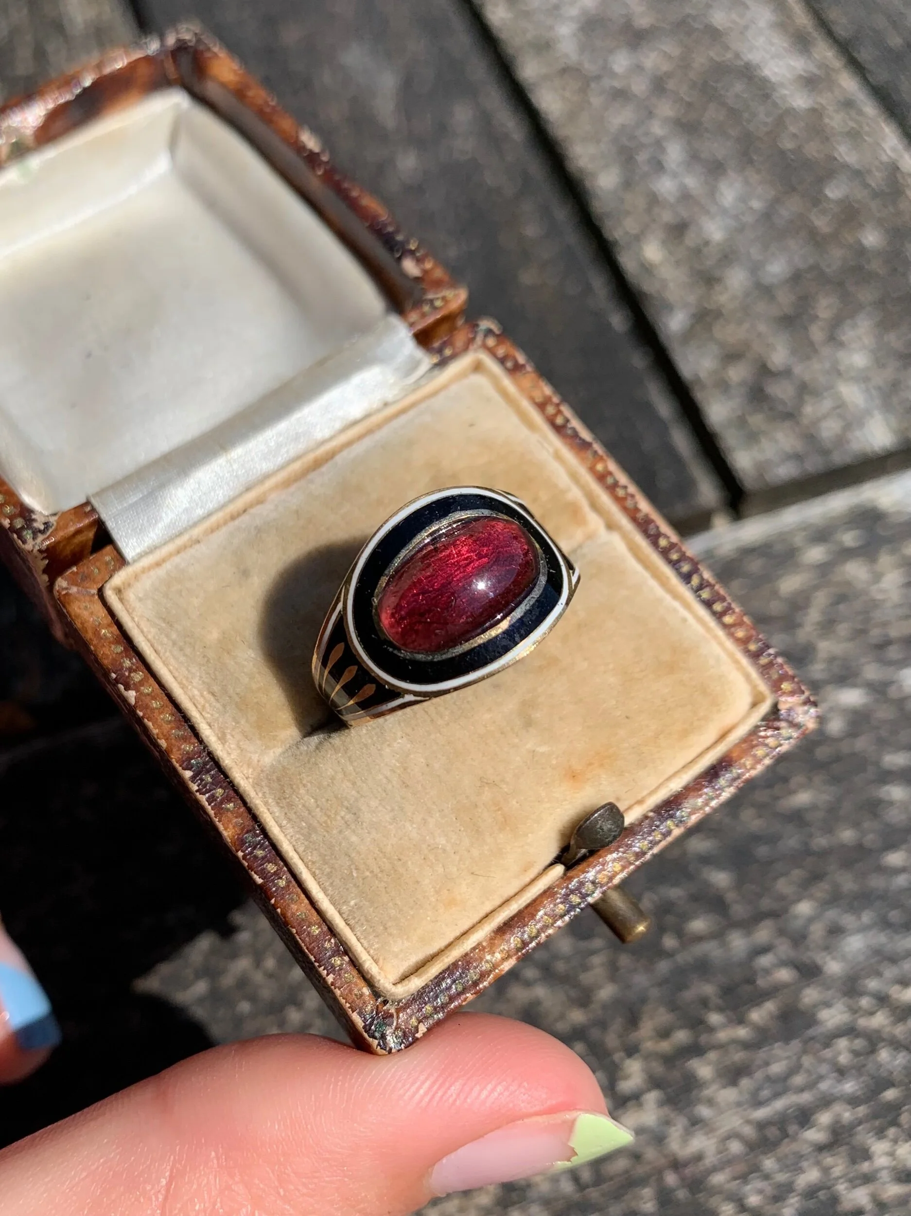 ECF1CFC0-B167-4BE7-95A0-4F48B0FF6D3F