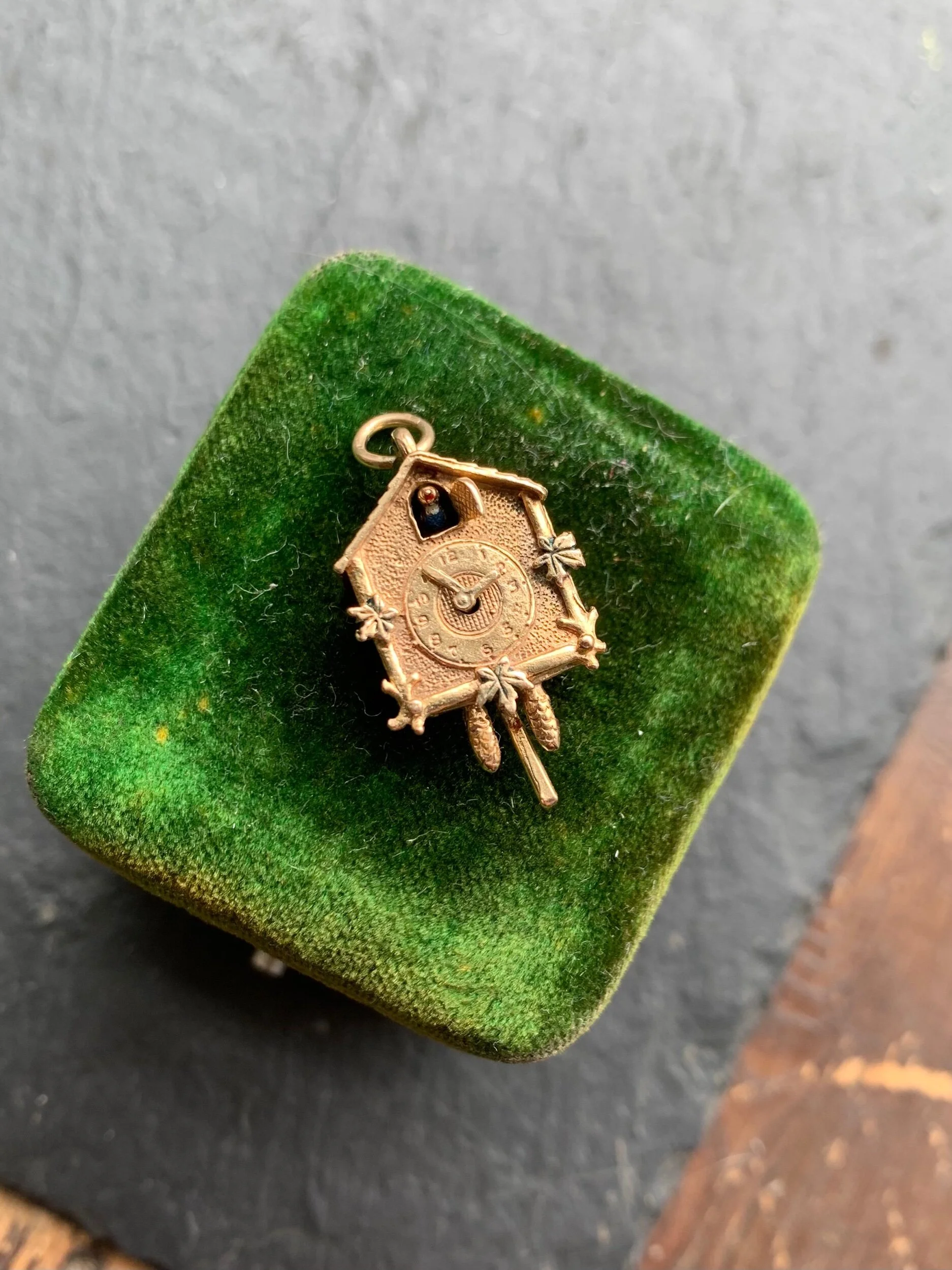 004DEBA9-D377-42CA-A8EA-3923EE4A55F6