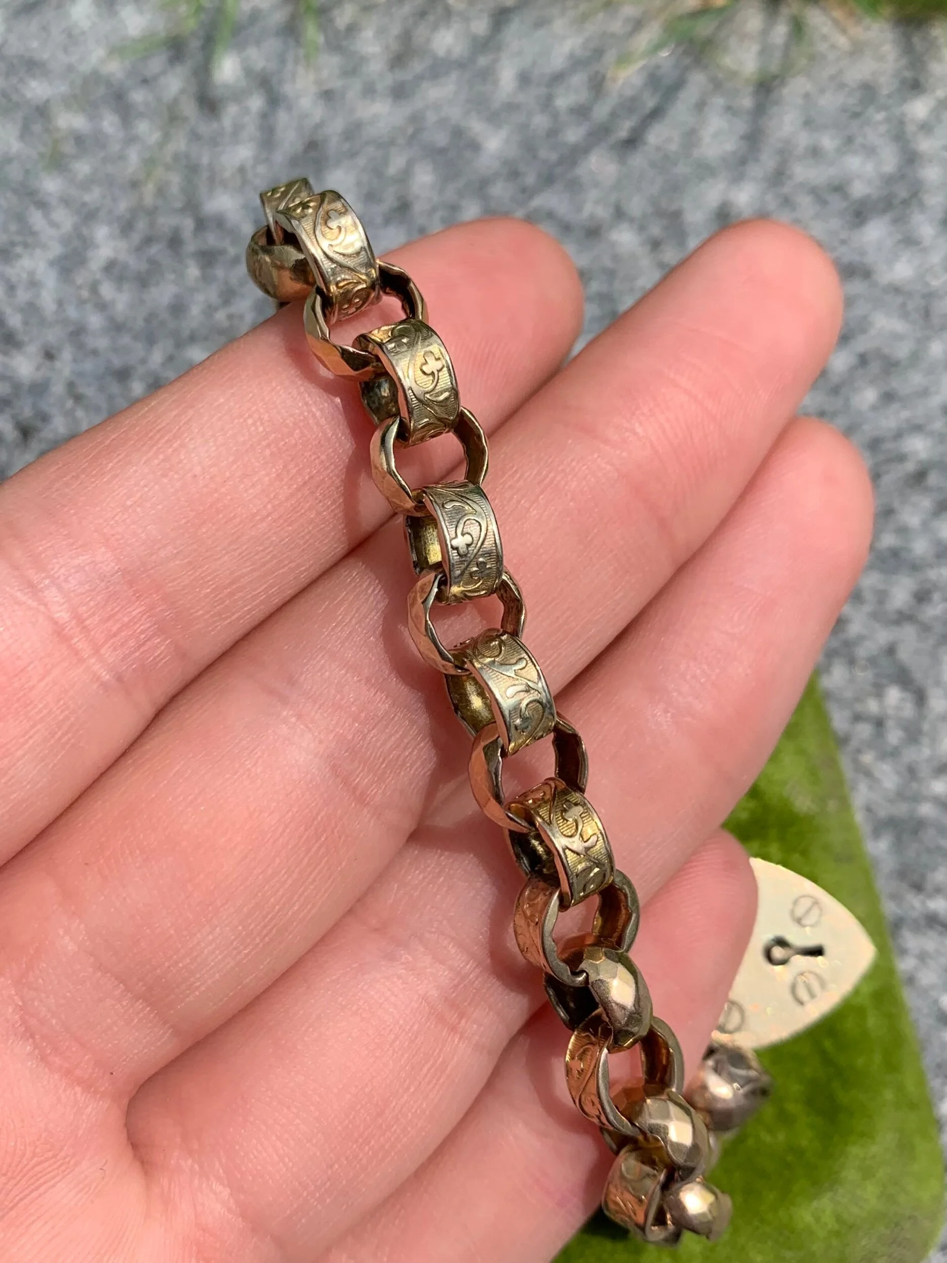 B2533B75-D4CD-4696-88B5-316CFDE36227