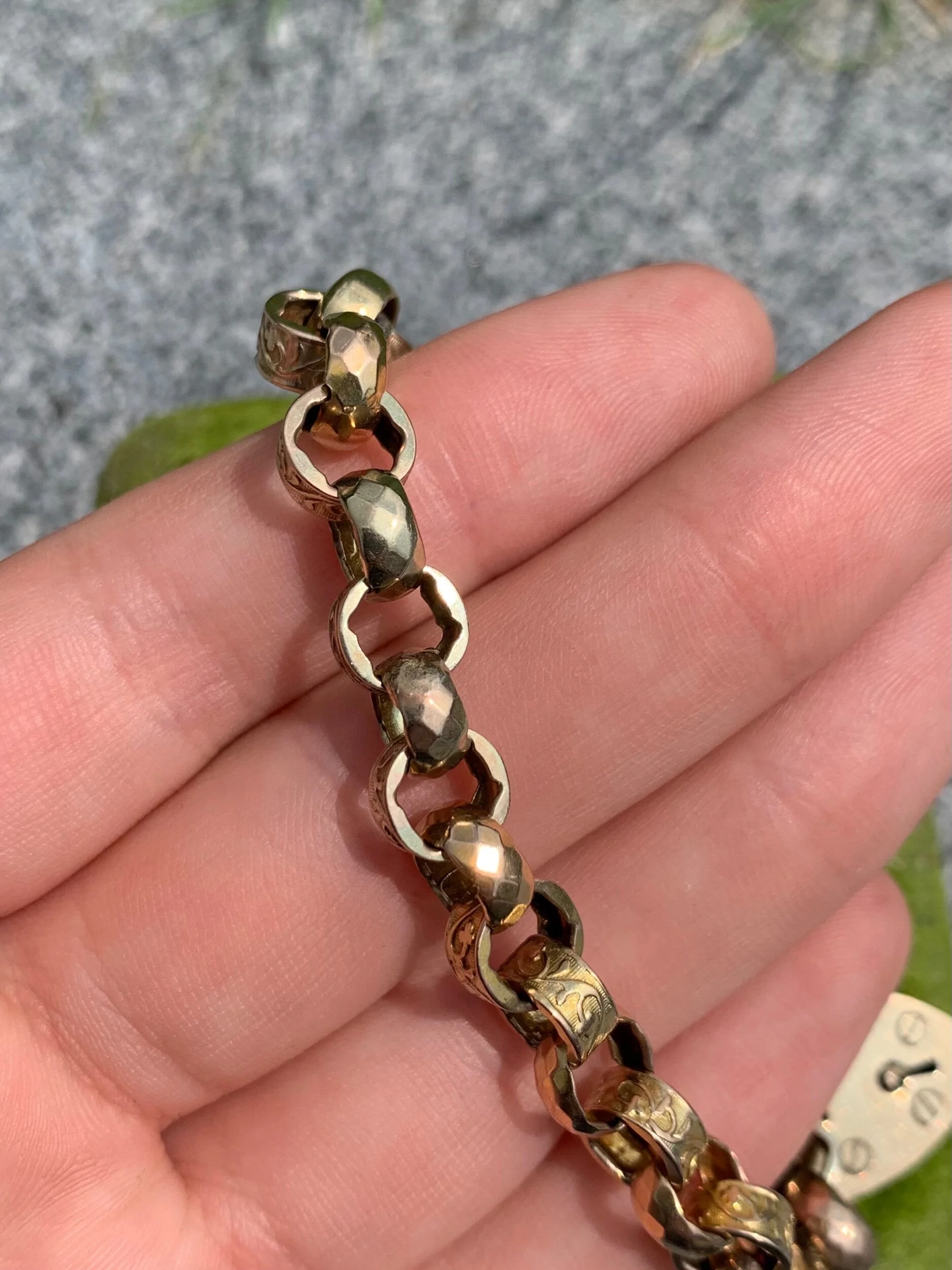 A7C01EBF-A5BA-46D6-8501-DC376C654C05