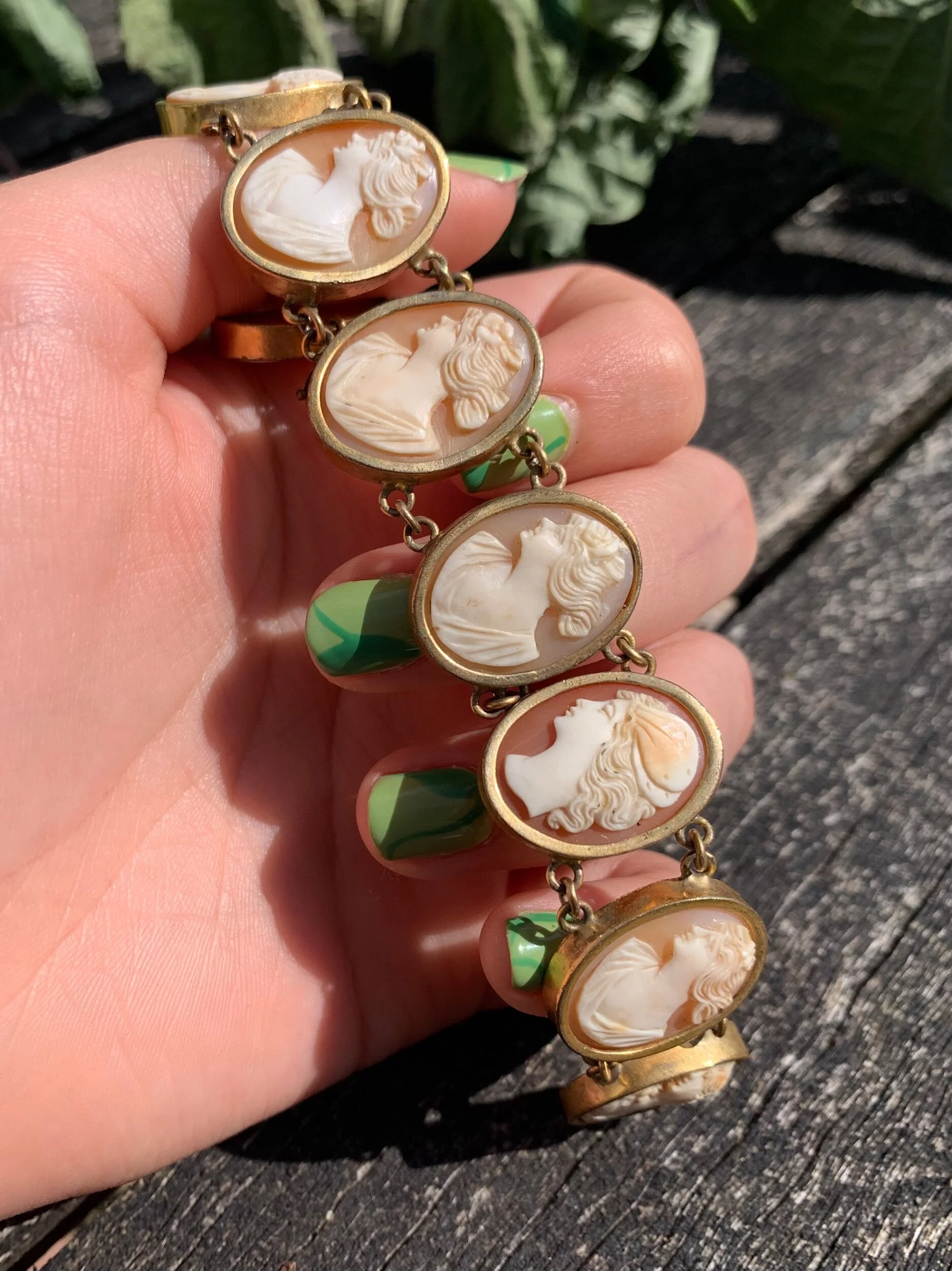 BD7F846A-DBF1-4A55-9065-F170814A9C00