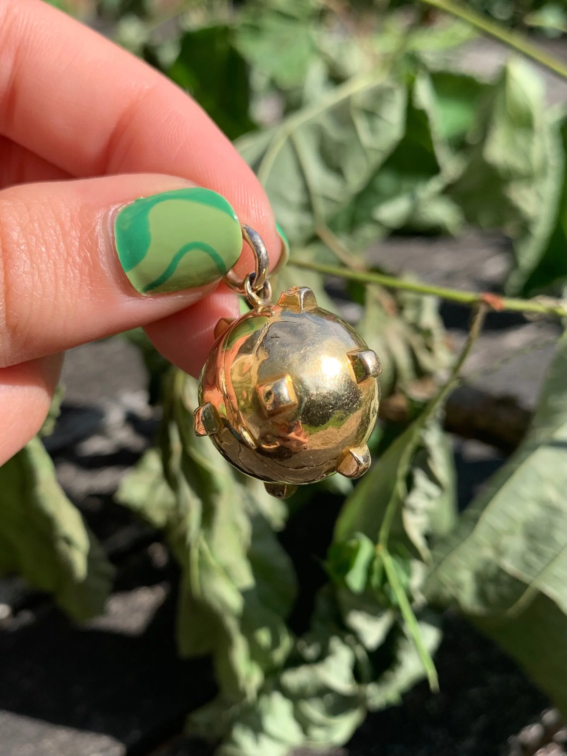 F7B3CDE7-BF97-4763-87FB-2A7D4934D2D8