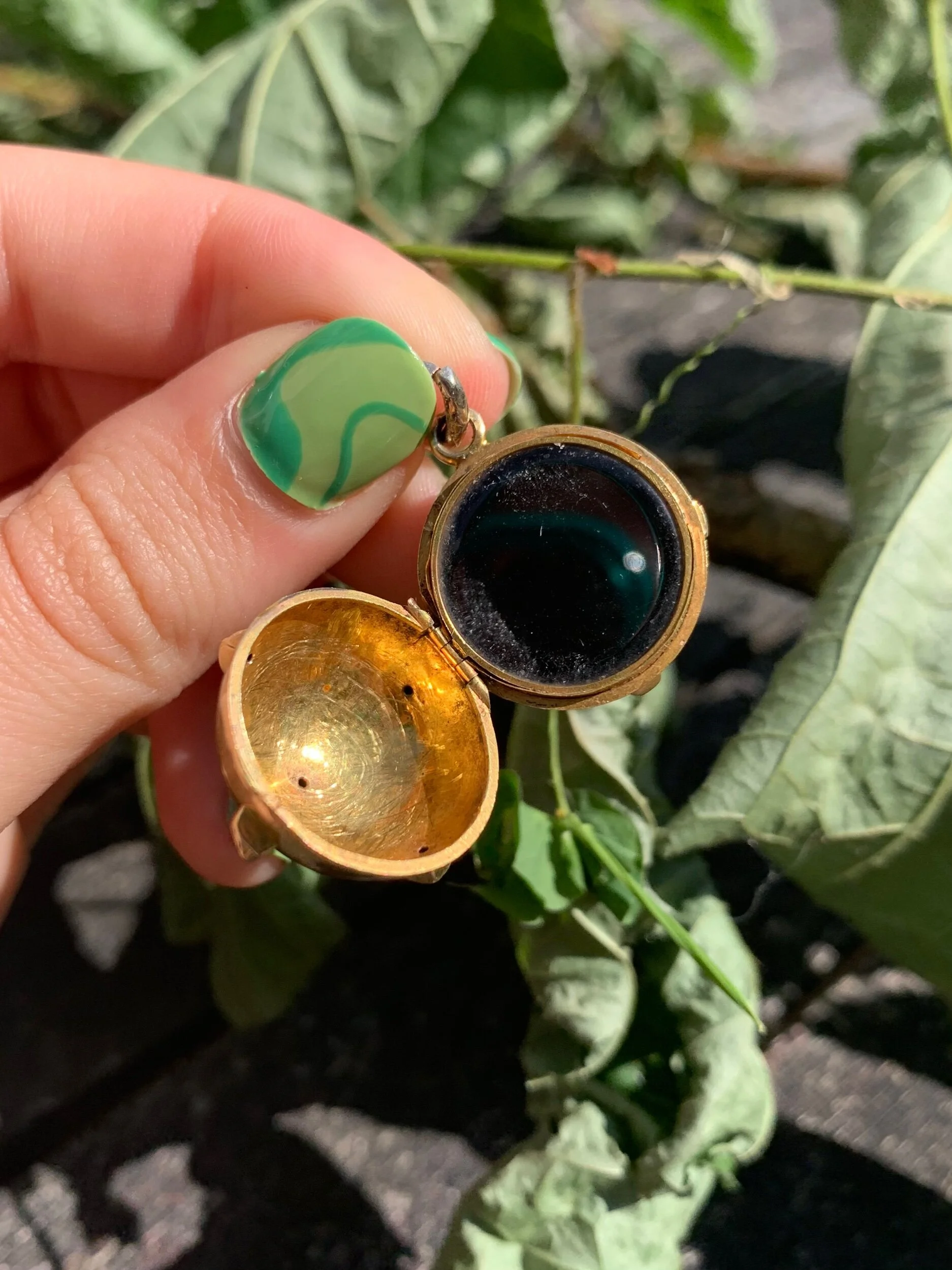 9EEE65F7-FED9-429C-BB1A-A819BDCBA5A0