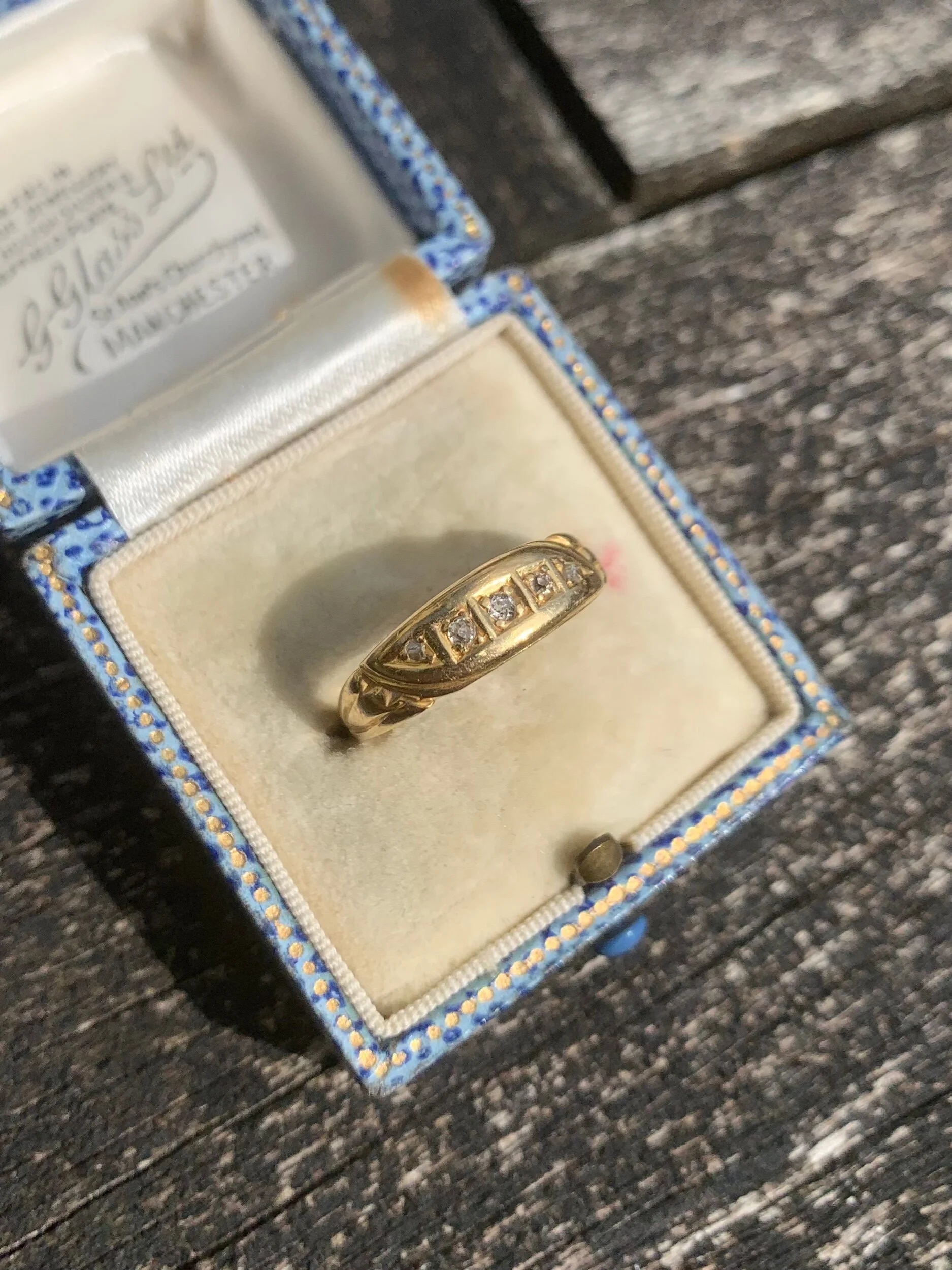 BF2CD75B-DD94-489E-9033-A2E861324709