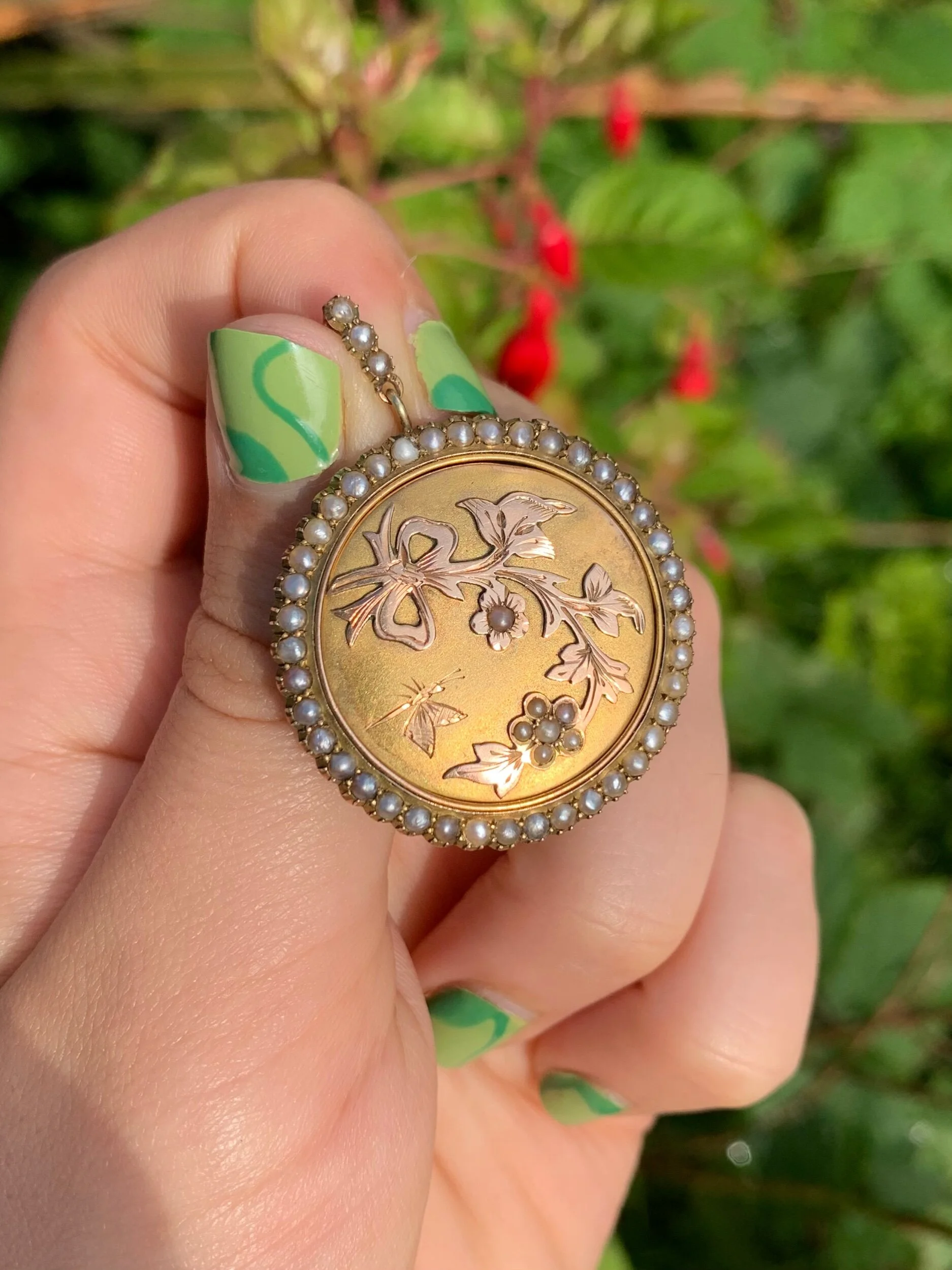 4A5F5EA5-D9E8-480A-8F44-B8B1F2D79360