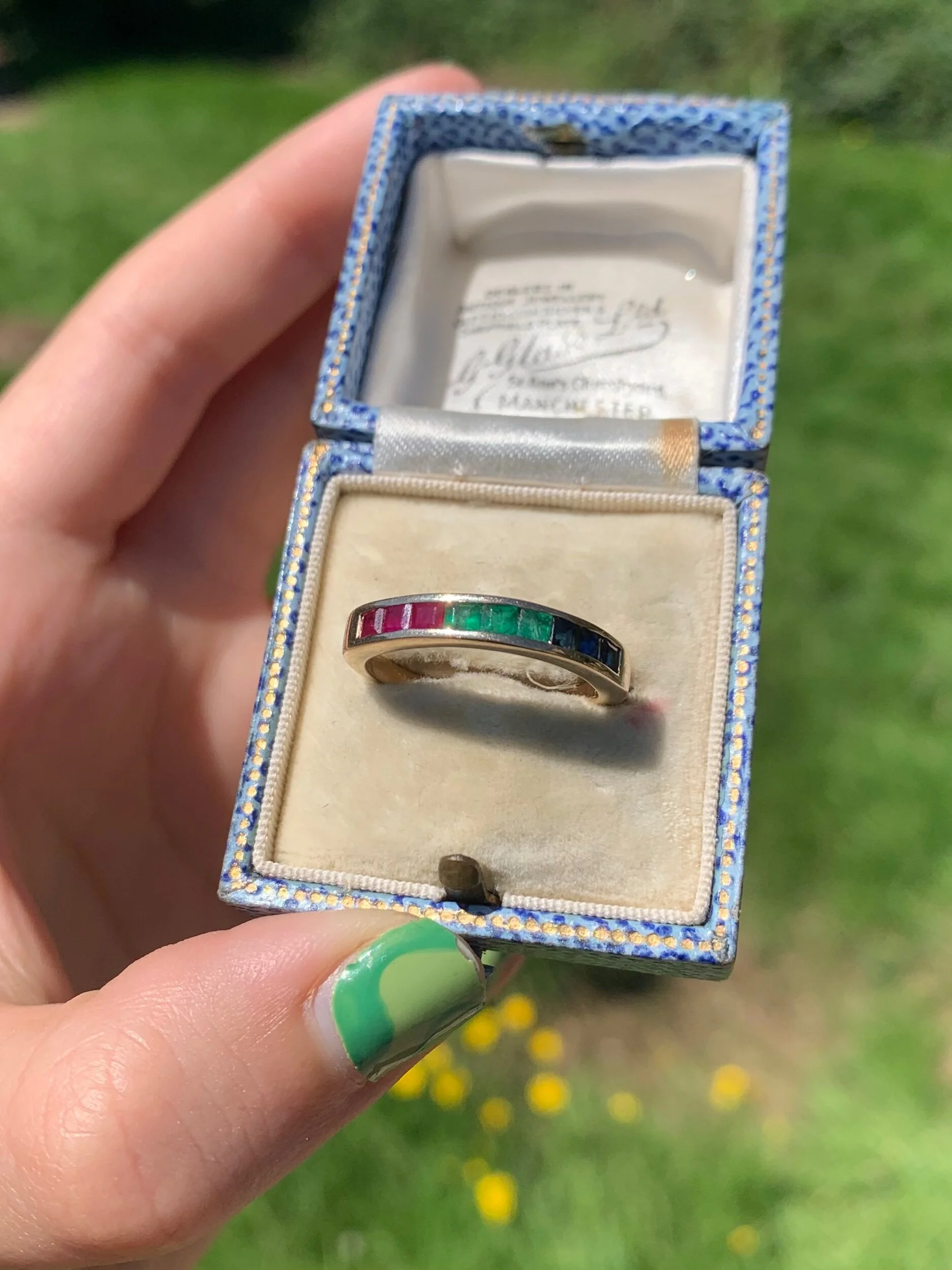 498CB8FE-F4B7-4A59-A5F8-899310AB6ED9