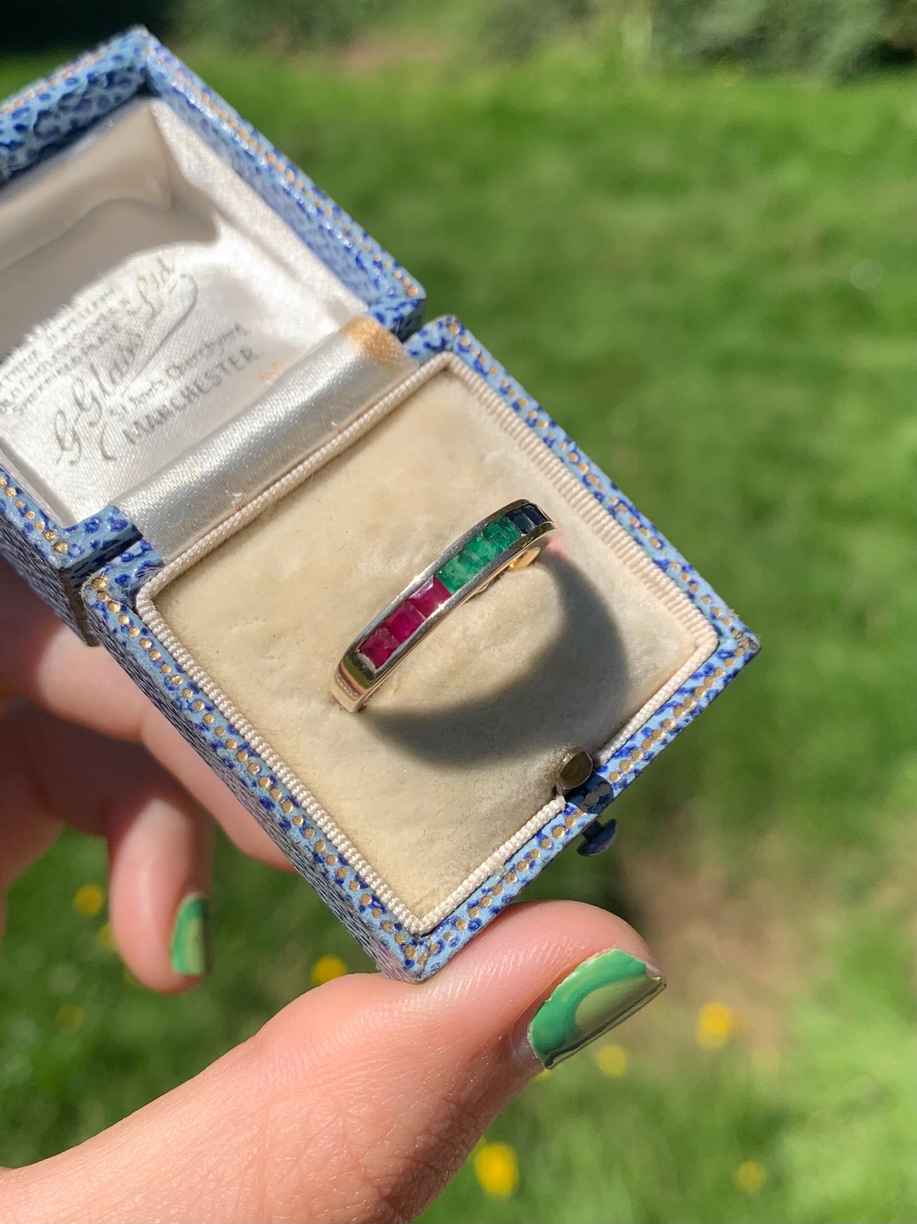 D8233EB1-C4B5-42EB-B43F-261E3F401236