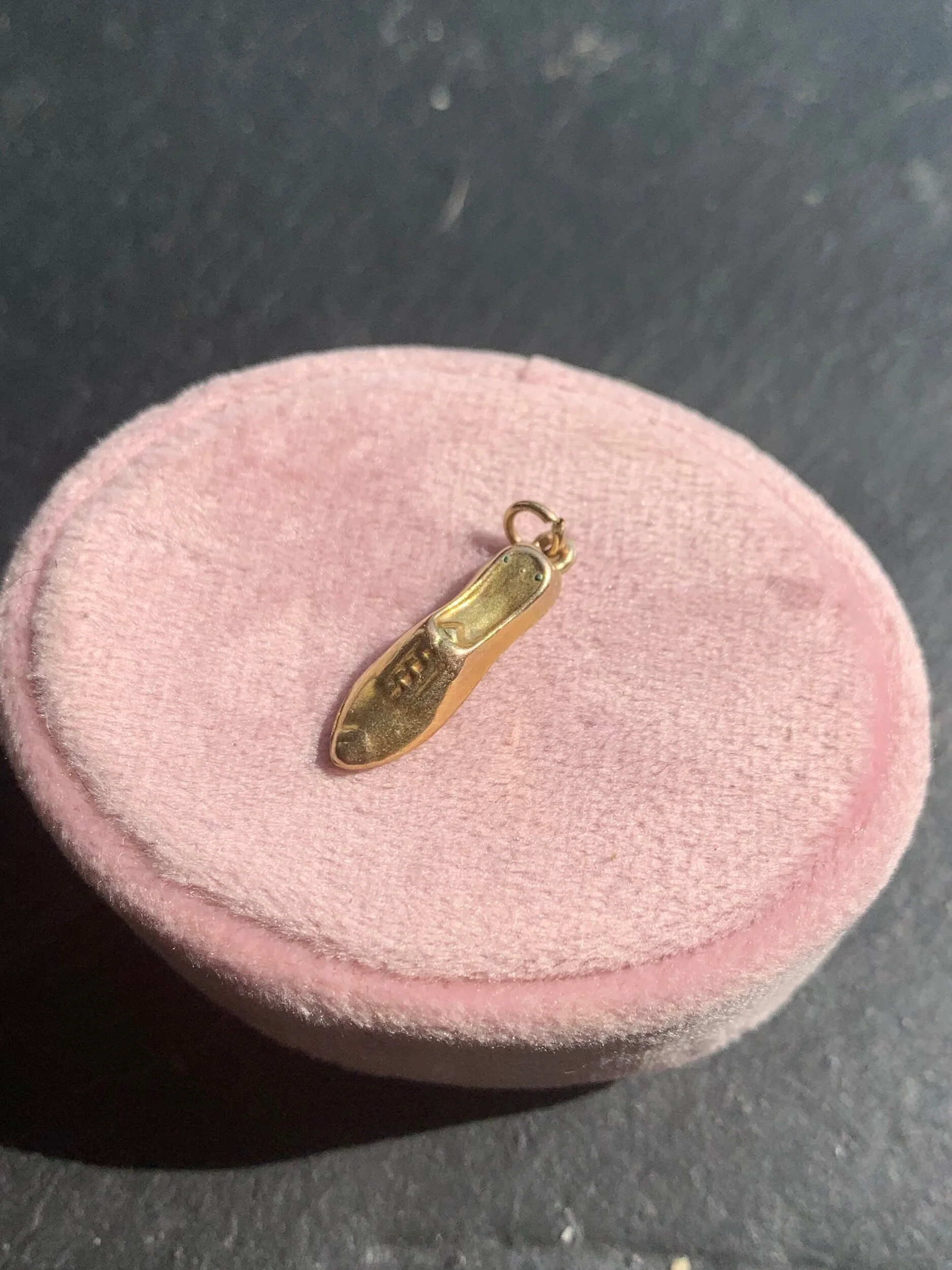 D6F5A0BA-8591-424A-9C4D-5B1106F2353F