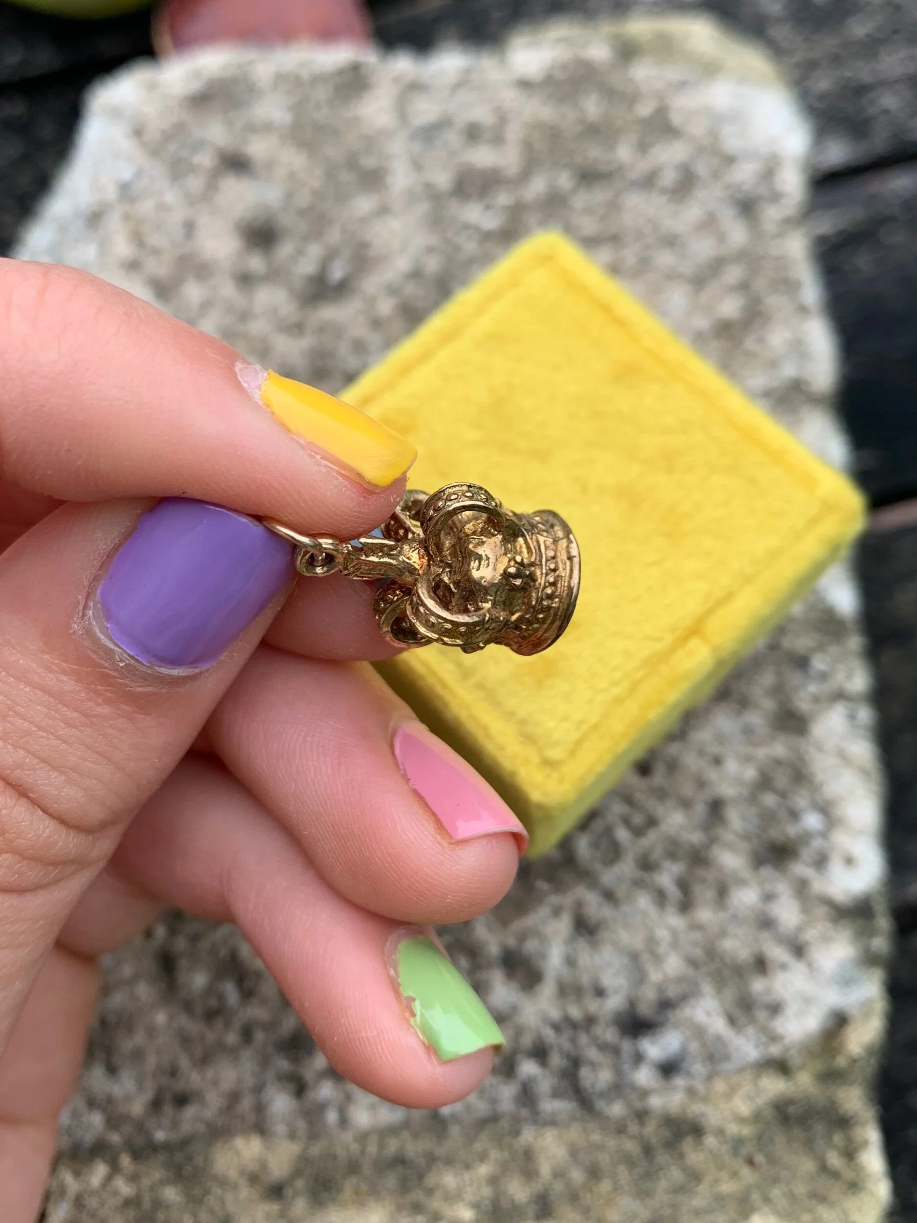 AA79BC85-D7C1-4FFA-812A-024585D1C826