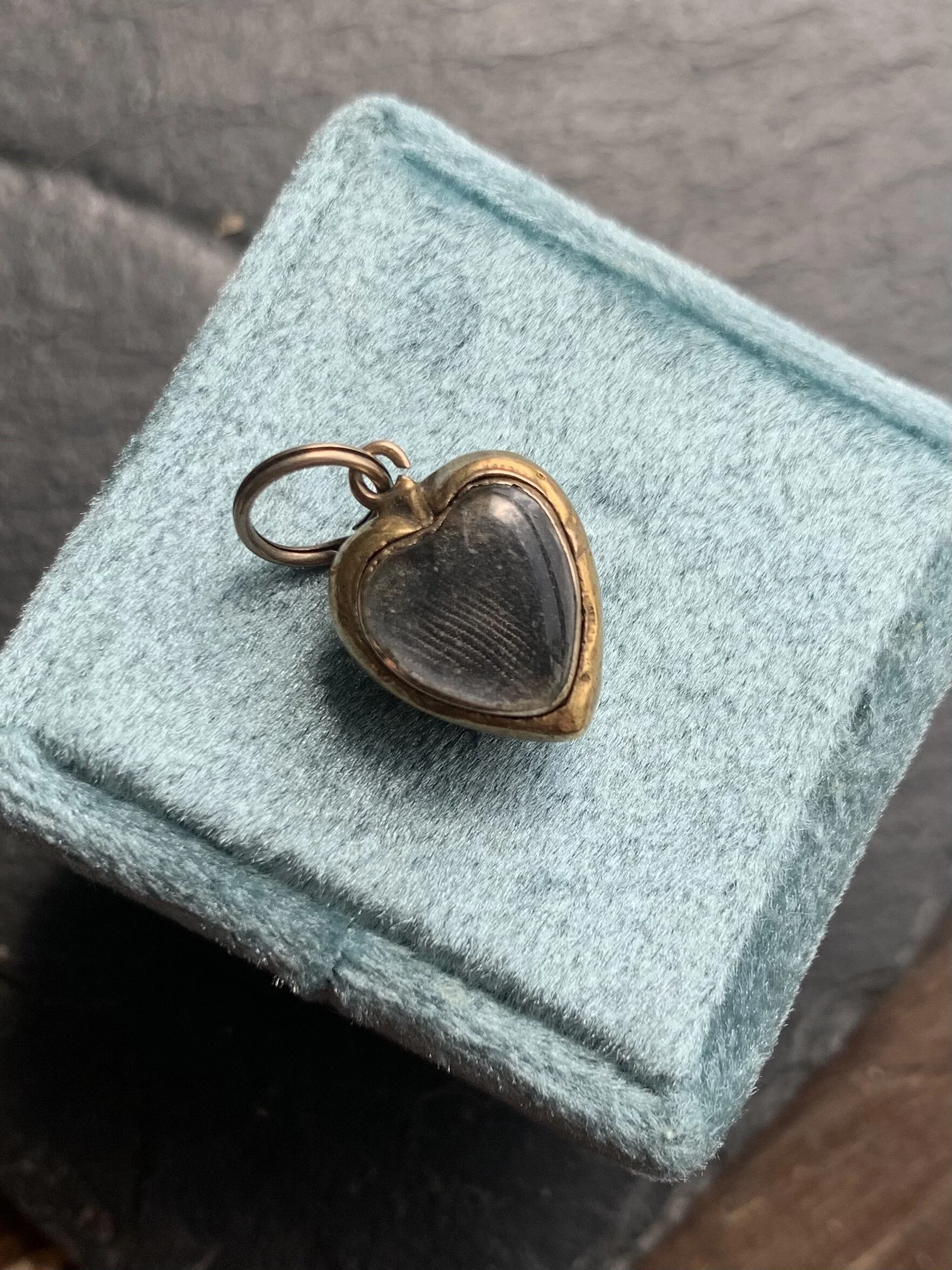 52AB207A-8E96-429F-B896-2670B6B761F3