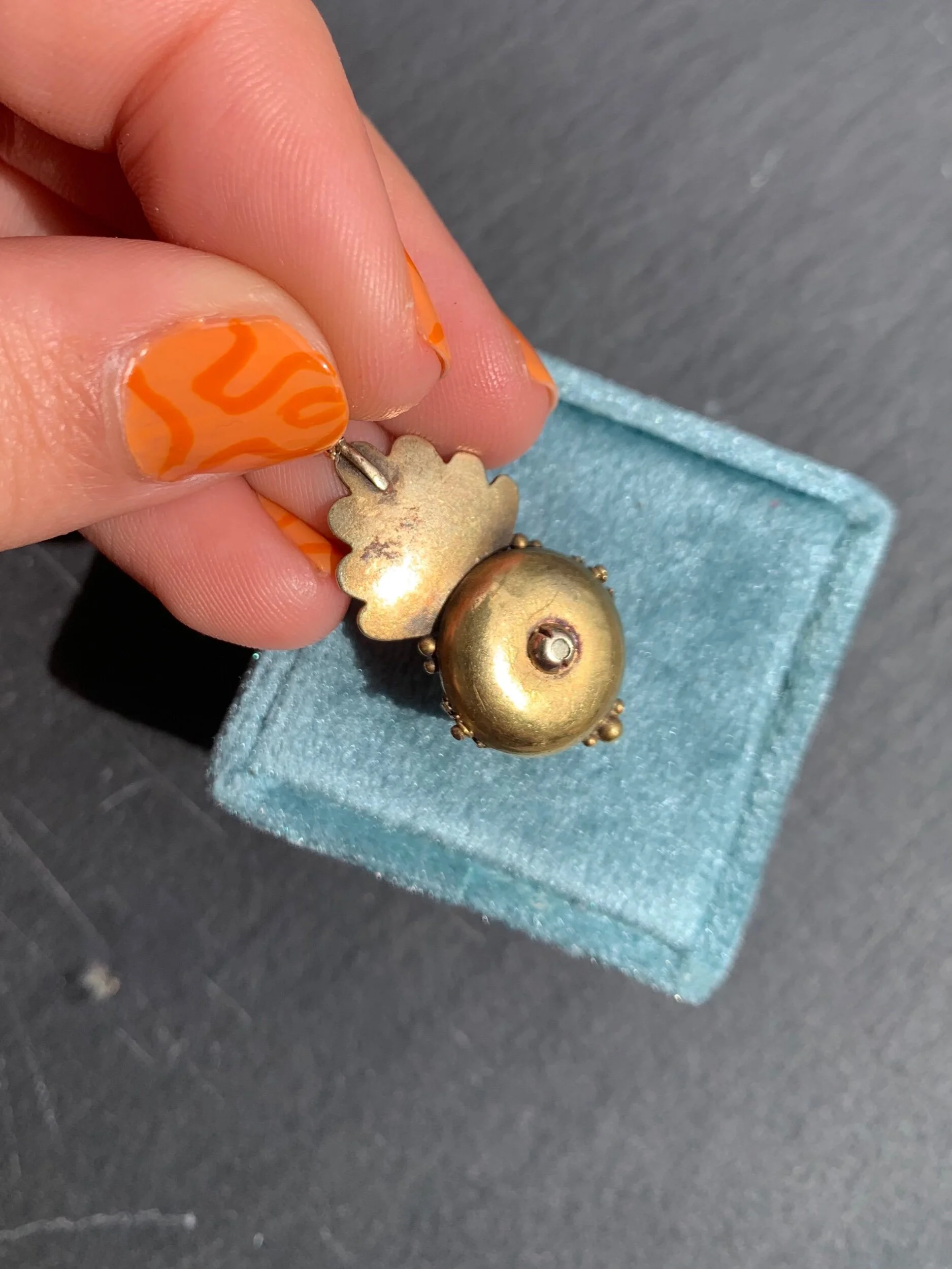 E419B26F-98C4-43E4-8DFA-3661265DC7DB