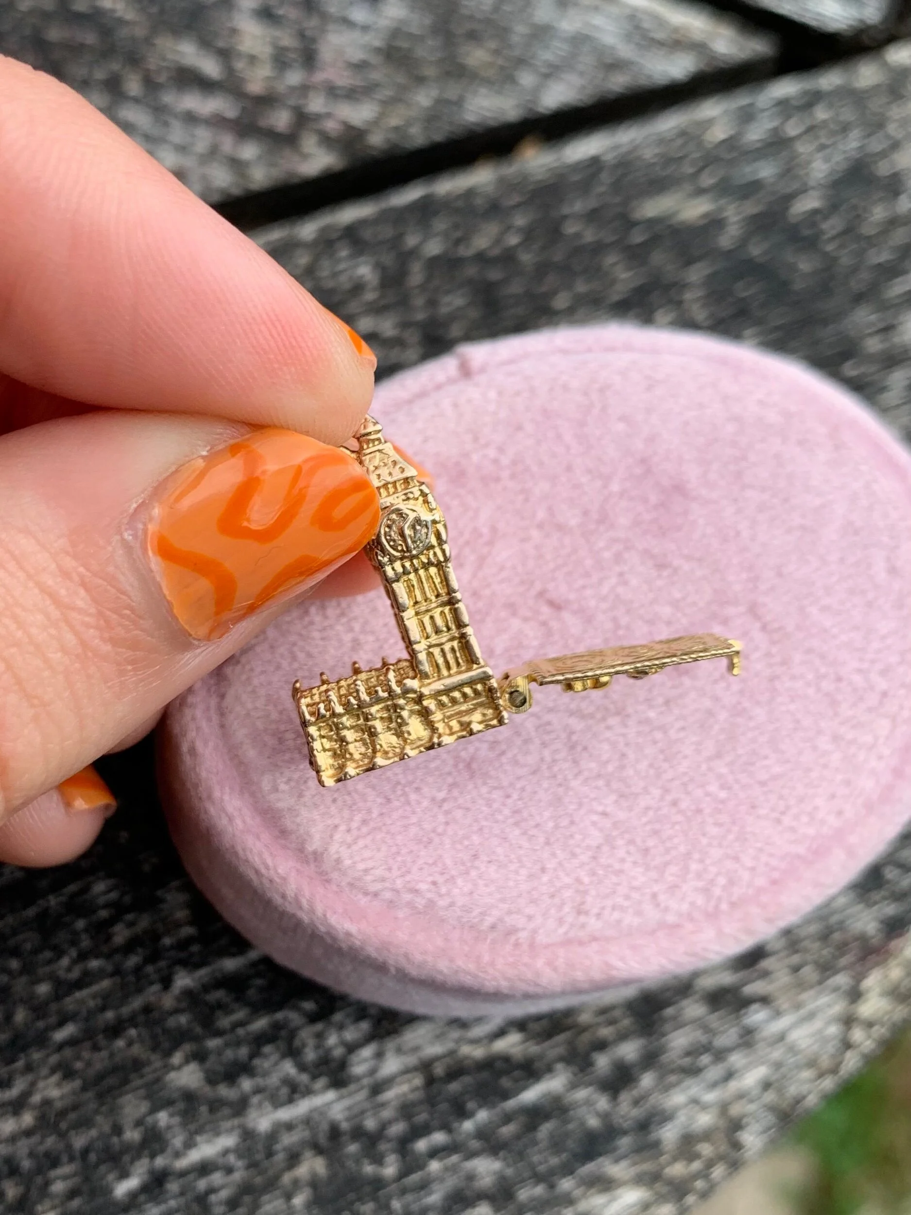 F3BFBCA8-8323-4E07-A7D8-6DE4F082F72D