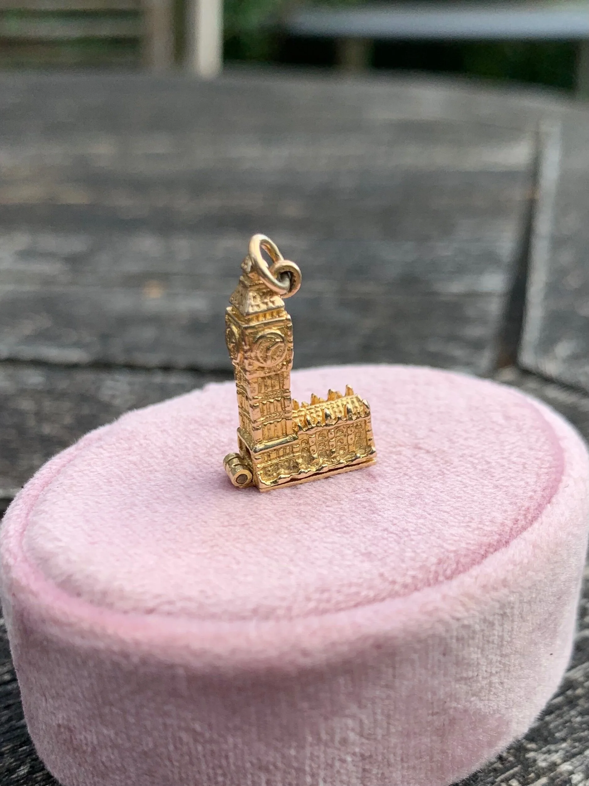 371605B6-1C00-4F26-A475-EC8D7DAD6AF3