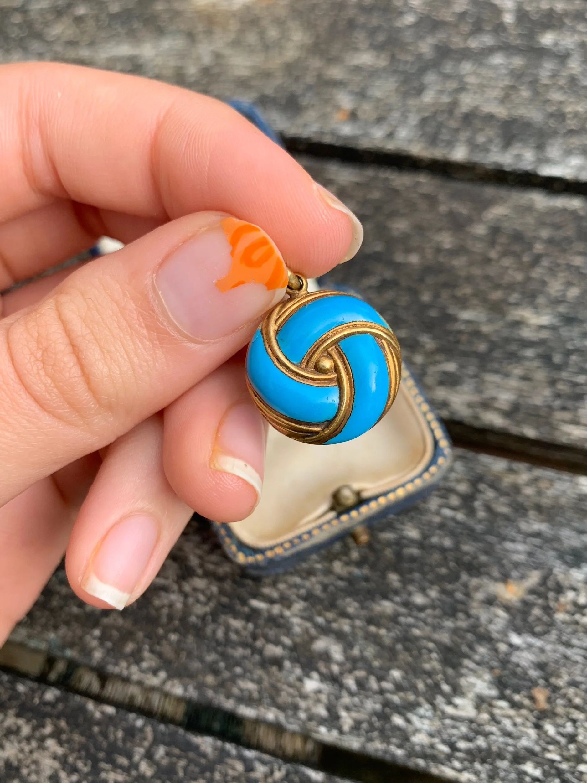 C1CC816A-2088-43E8-B7AD-BD2D7AE27AD7